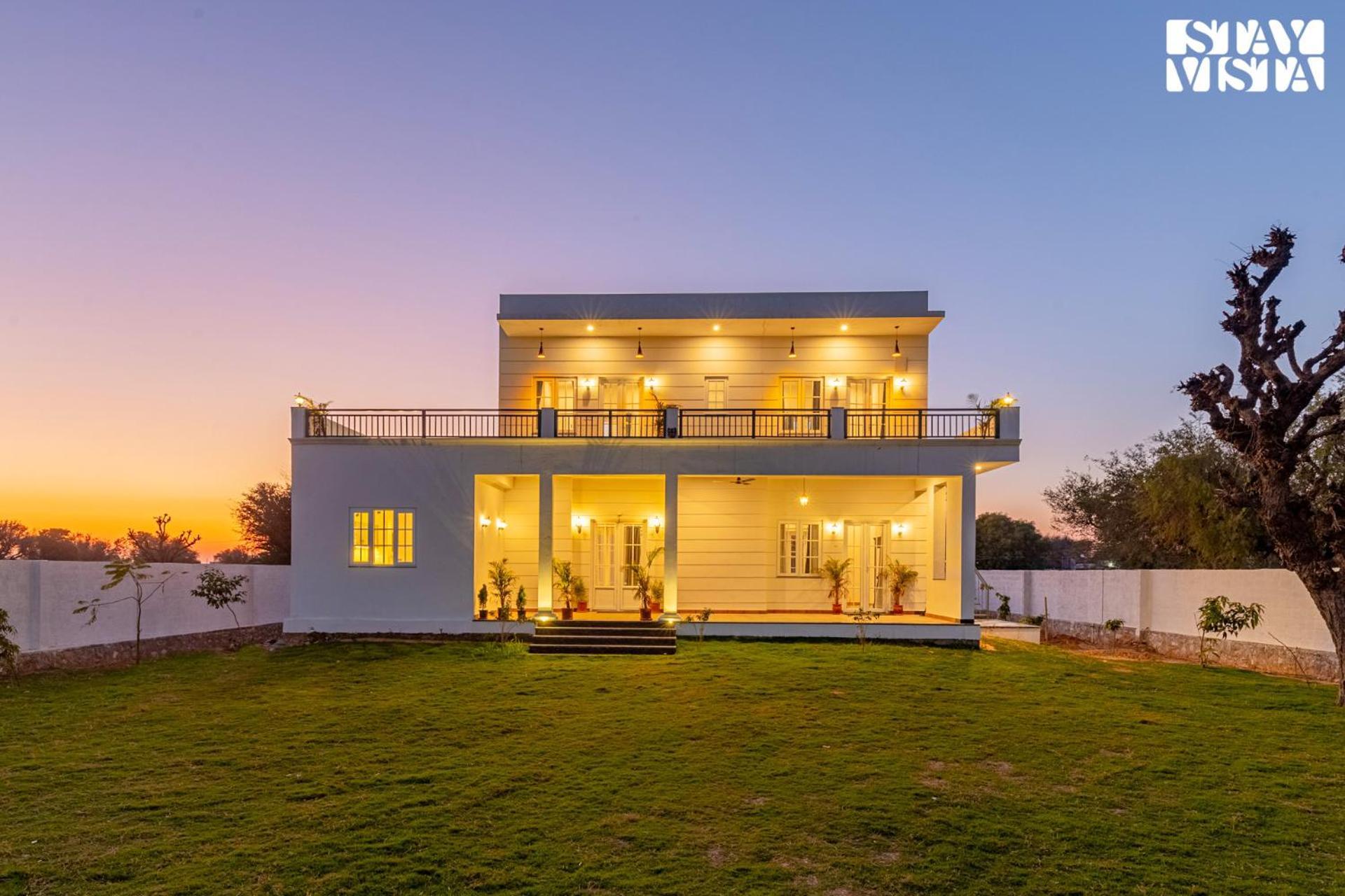 Stayvista At Mustang Meadow - Lawn & Wifi Villa