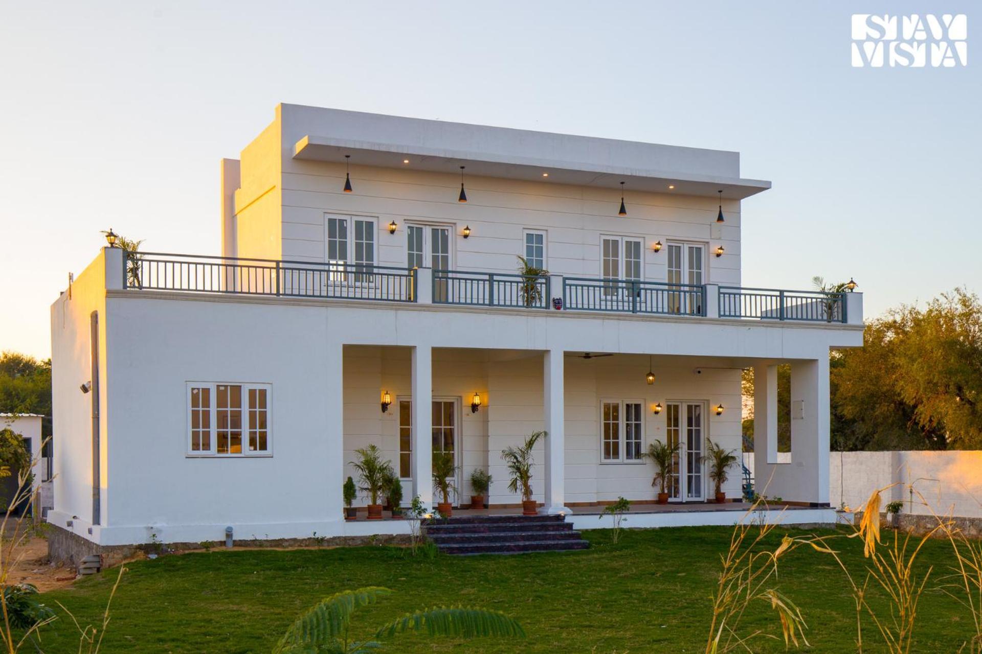 Stayvista At Mustang Meadow - Lawn & Wifi Villa