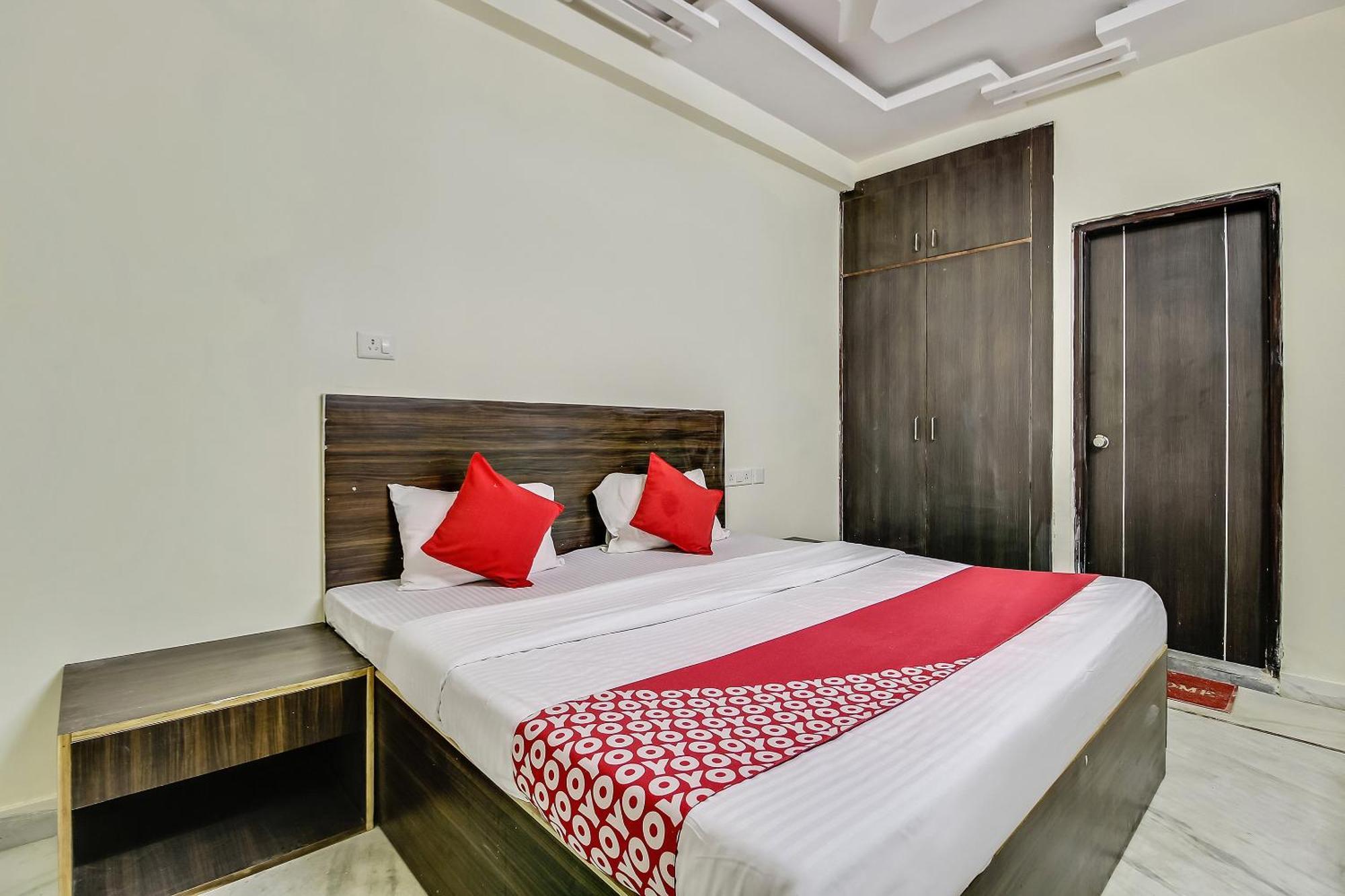 Hotel Hotel O Shri Sai Jyoti 3*