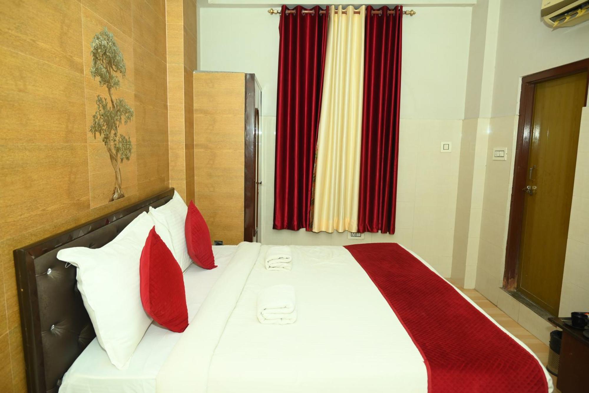 Ravi Br Group Guest house *