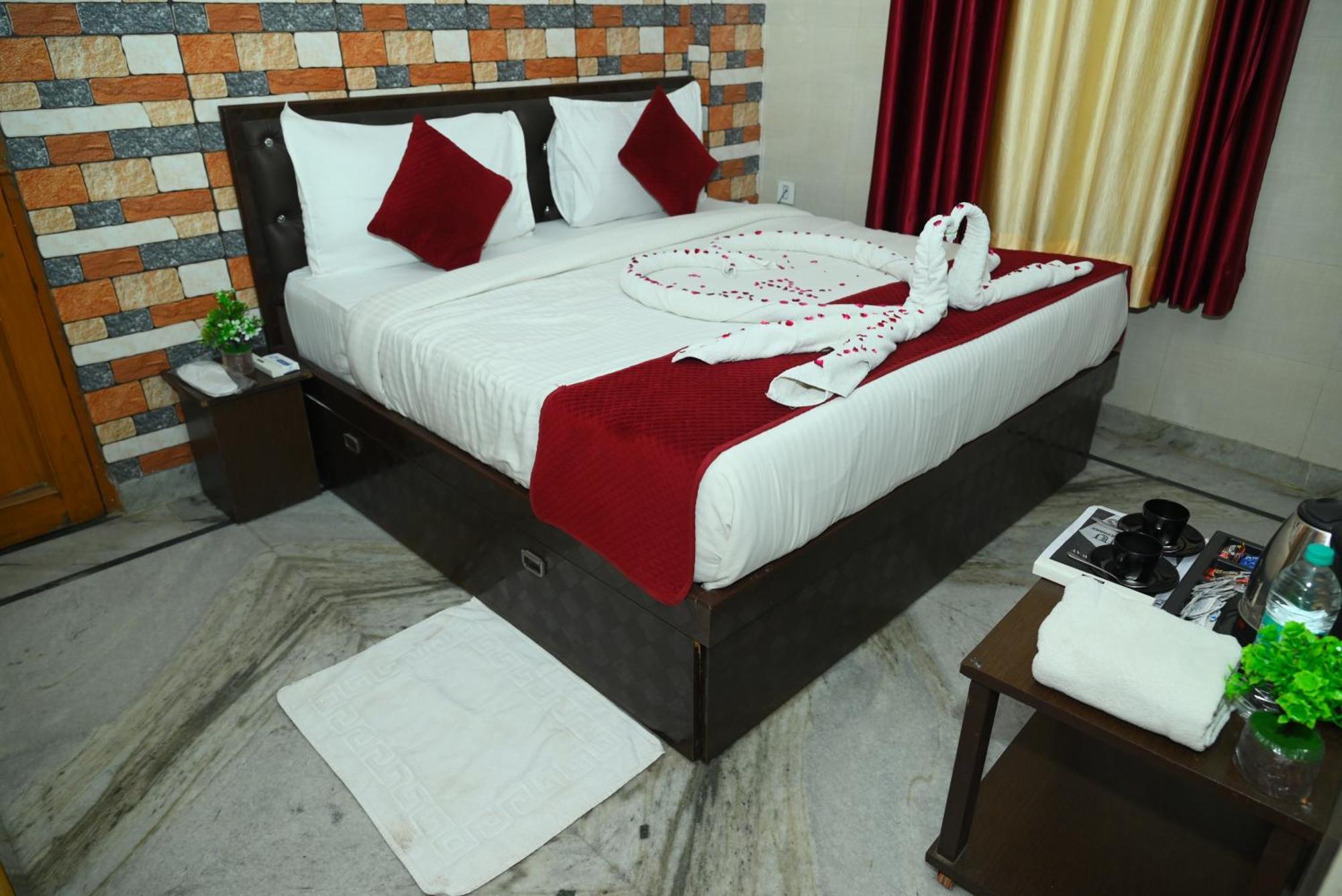 Ravi Br Group 3 Star Guest house Jaipur