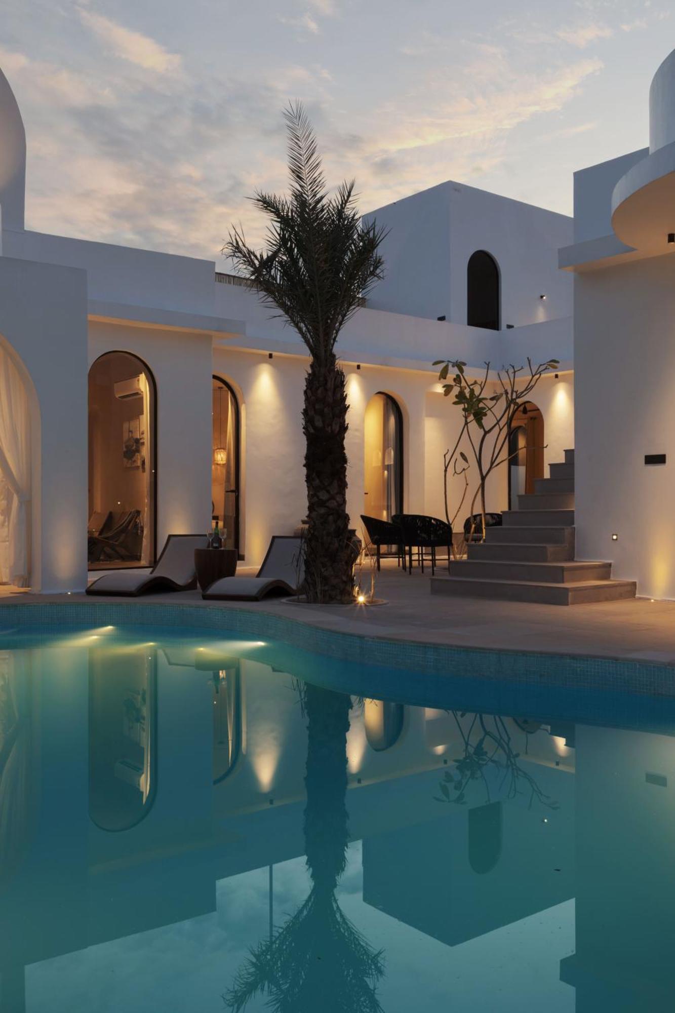 Rawstone Luxury Villa