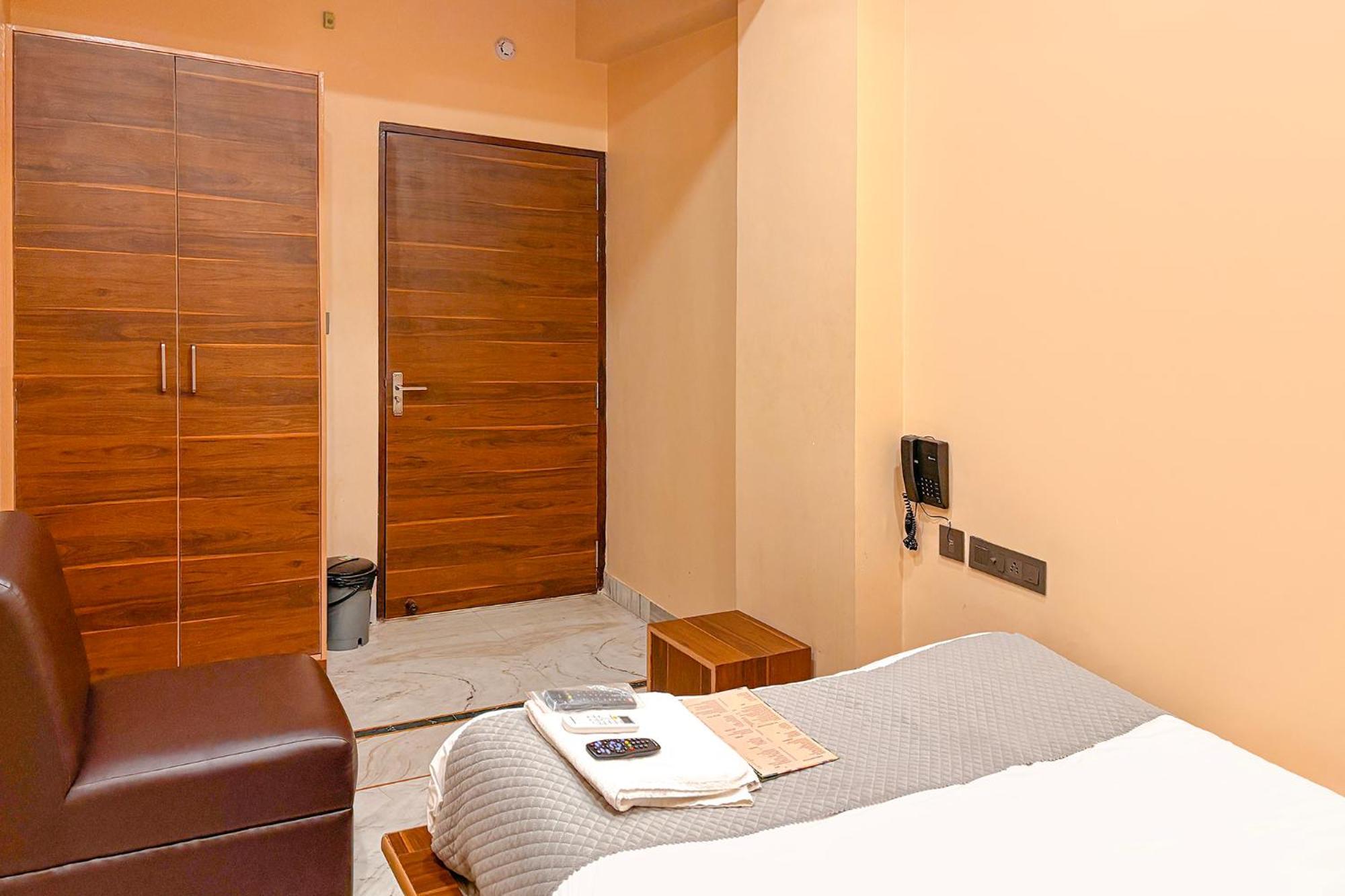 Hotel Fabhotel Pearl Square 3*