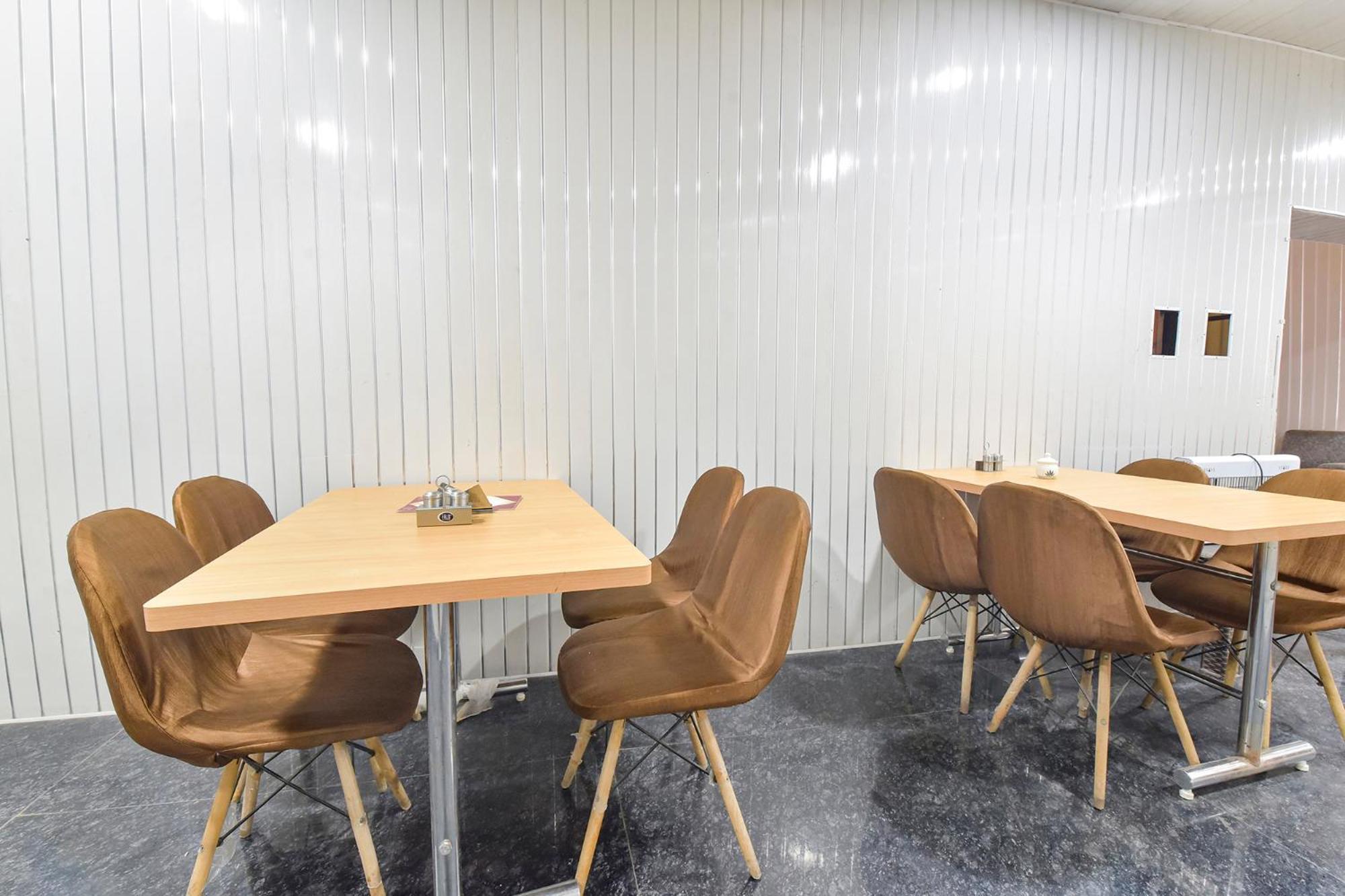 Fabhotel Pearl Square Hotel