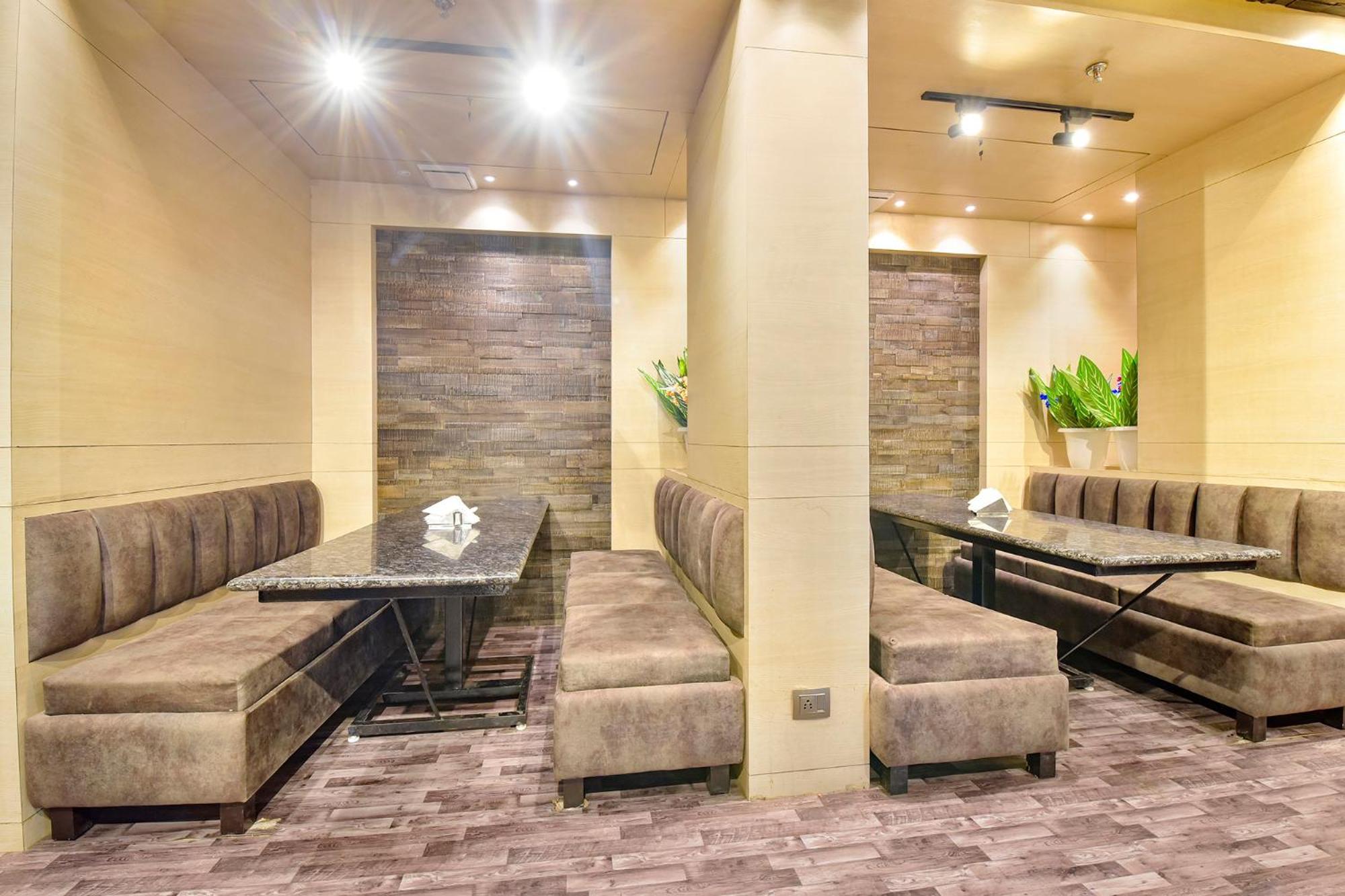 Fabhotel Pearl Square