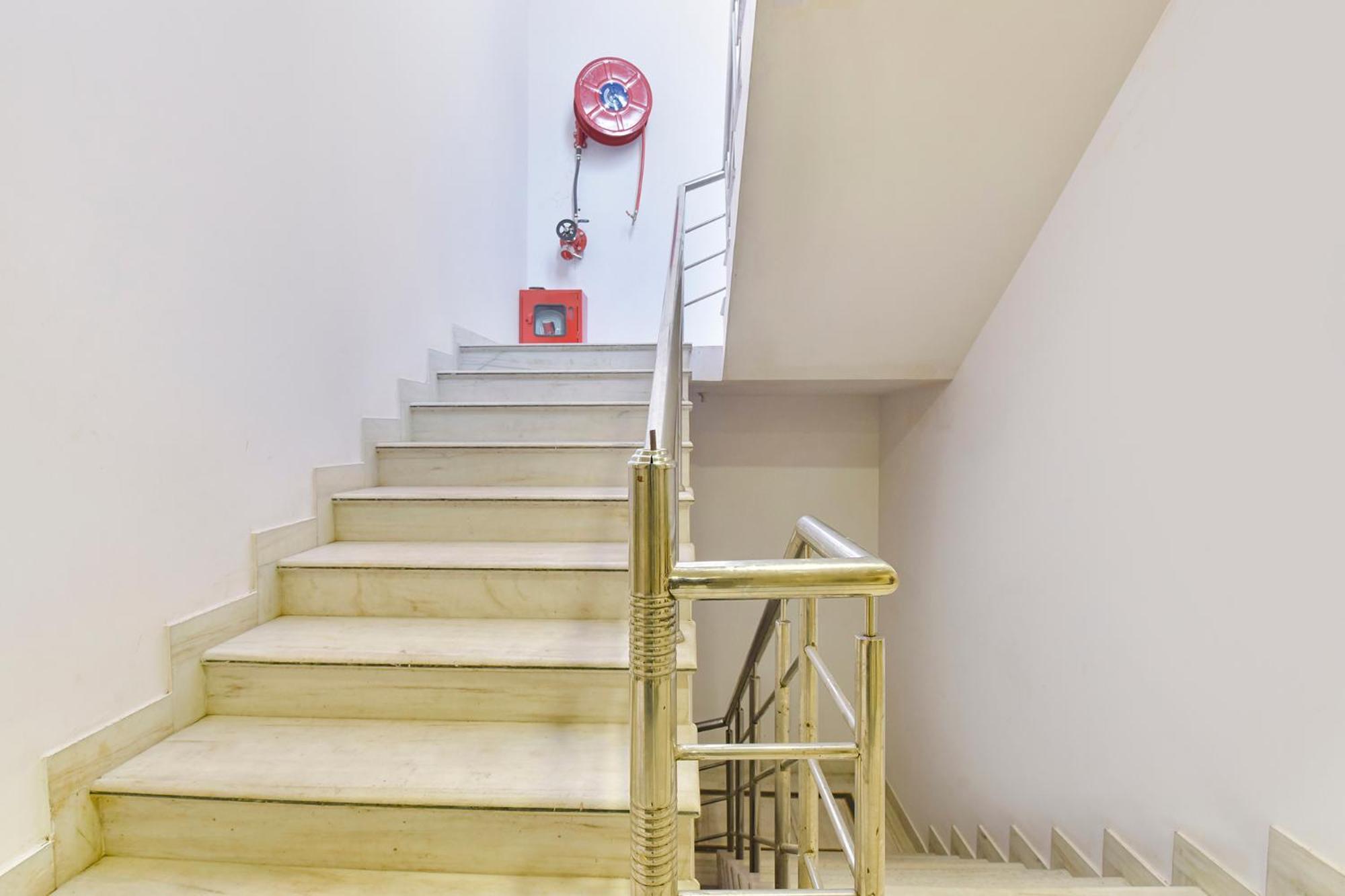 Hotel Fabhotel Pearl Square 3*