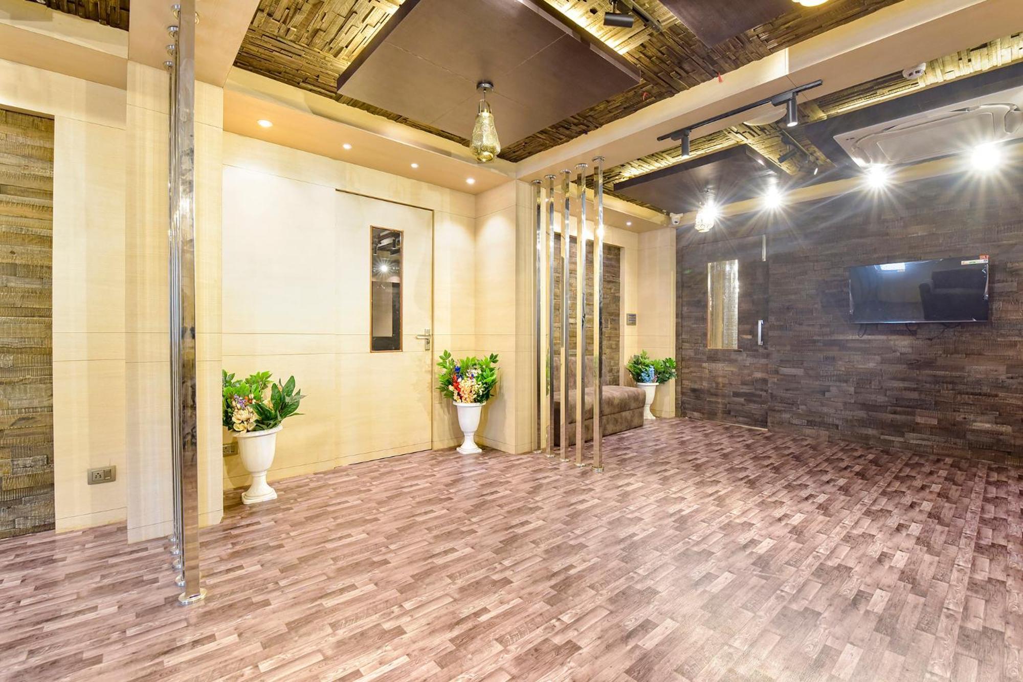 Hotel Fabhotel Pearl Square 3*