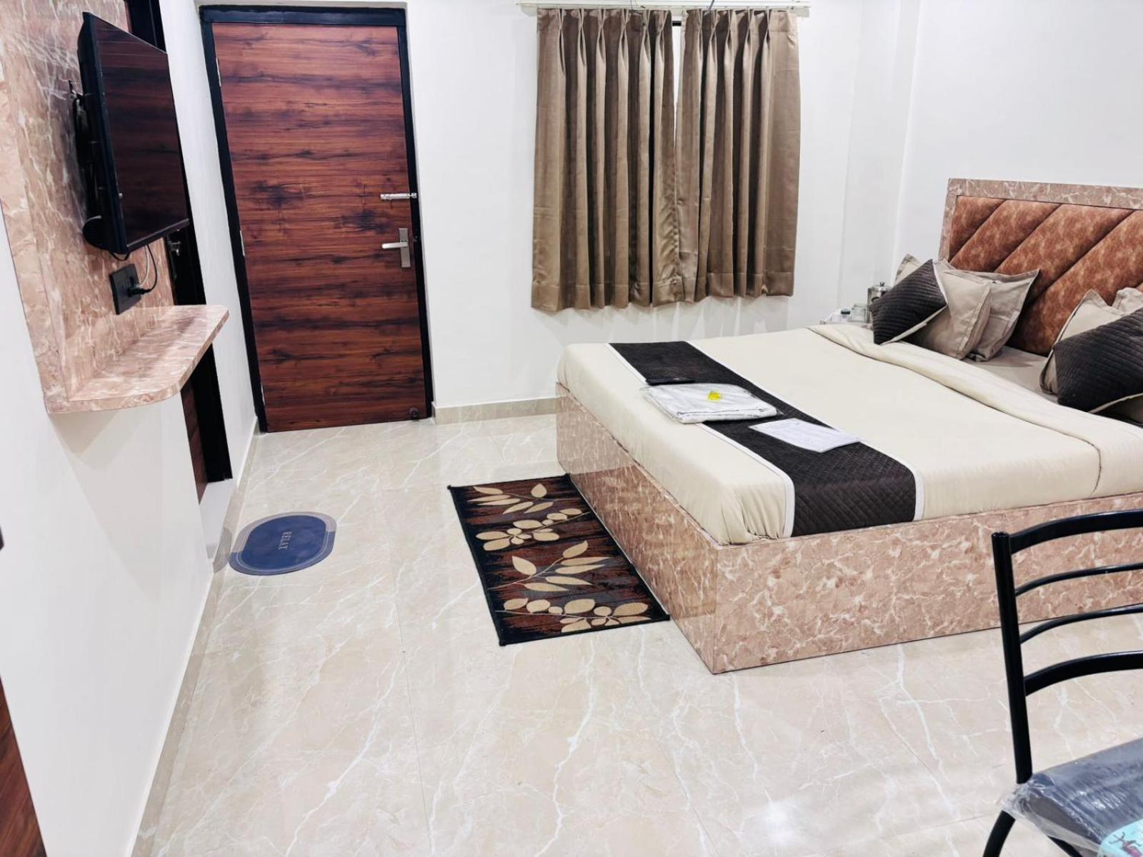 Hotel Govindam Royal 2*