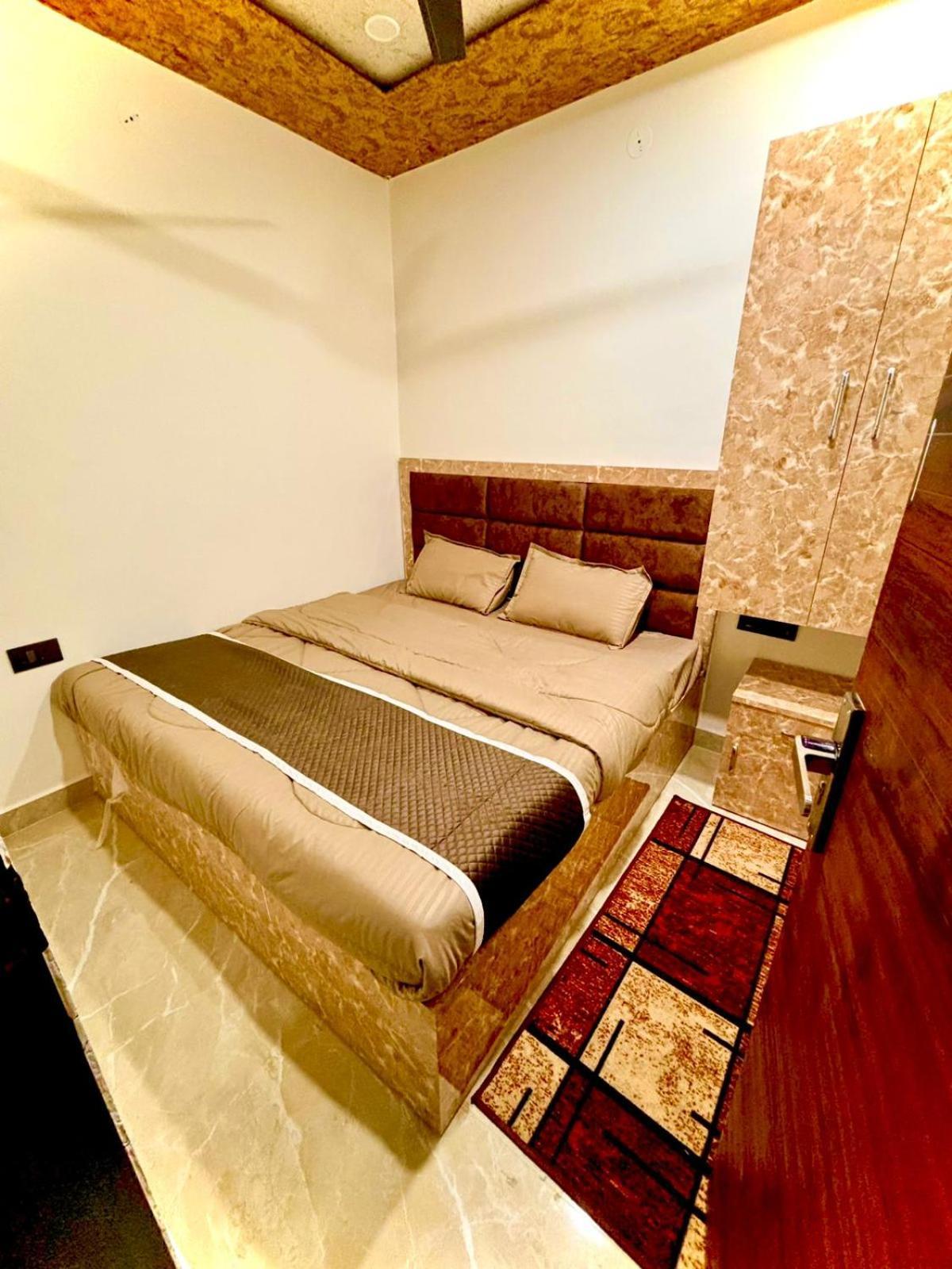 Govindam Royal Hotel 2*