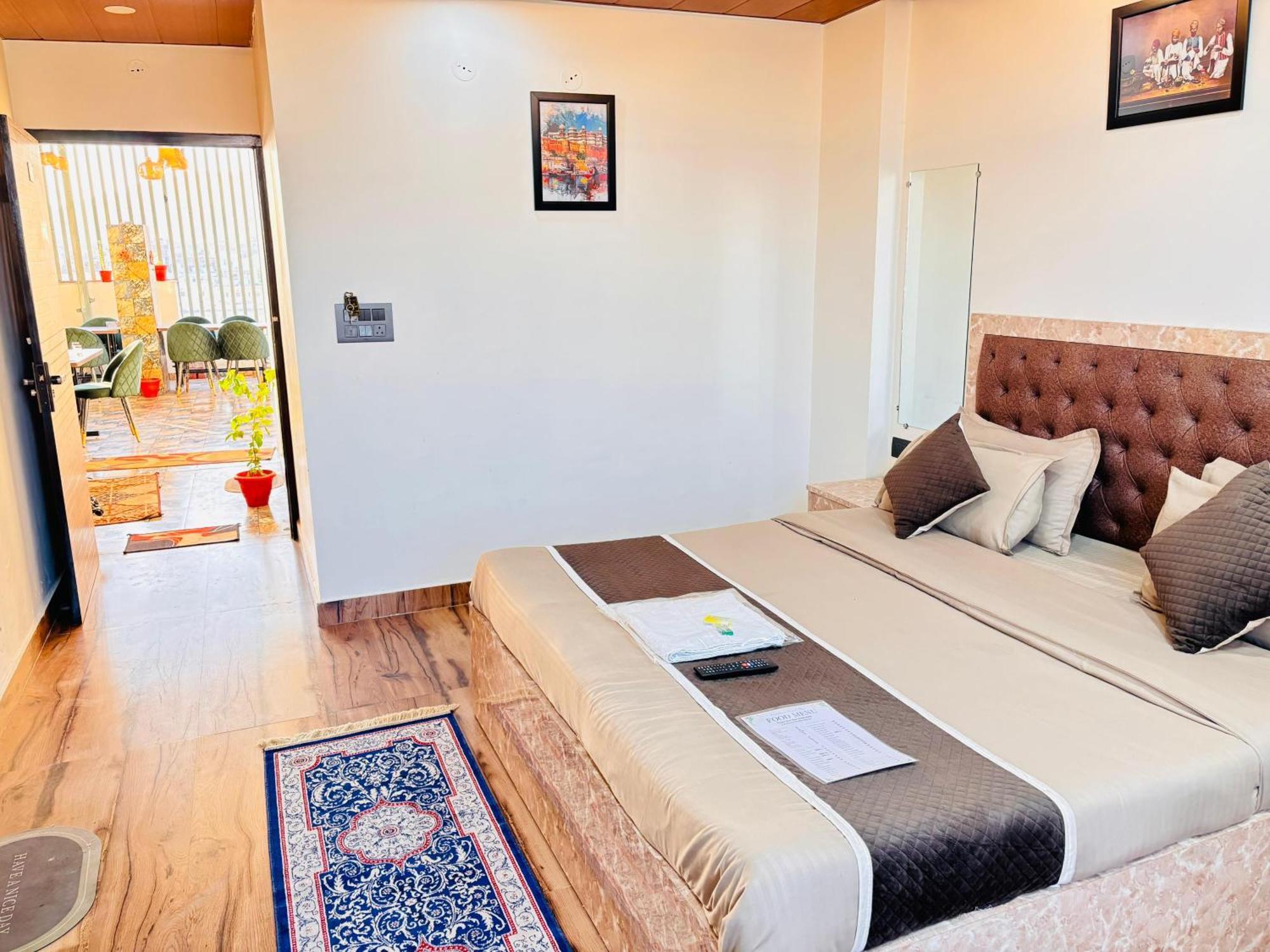 Hotel Govindam Royal