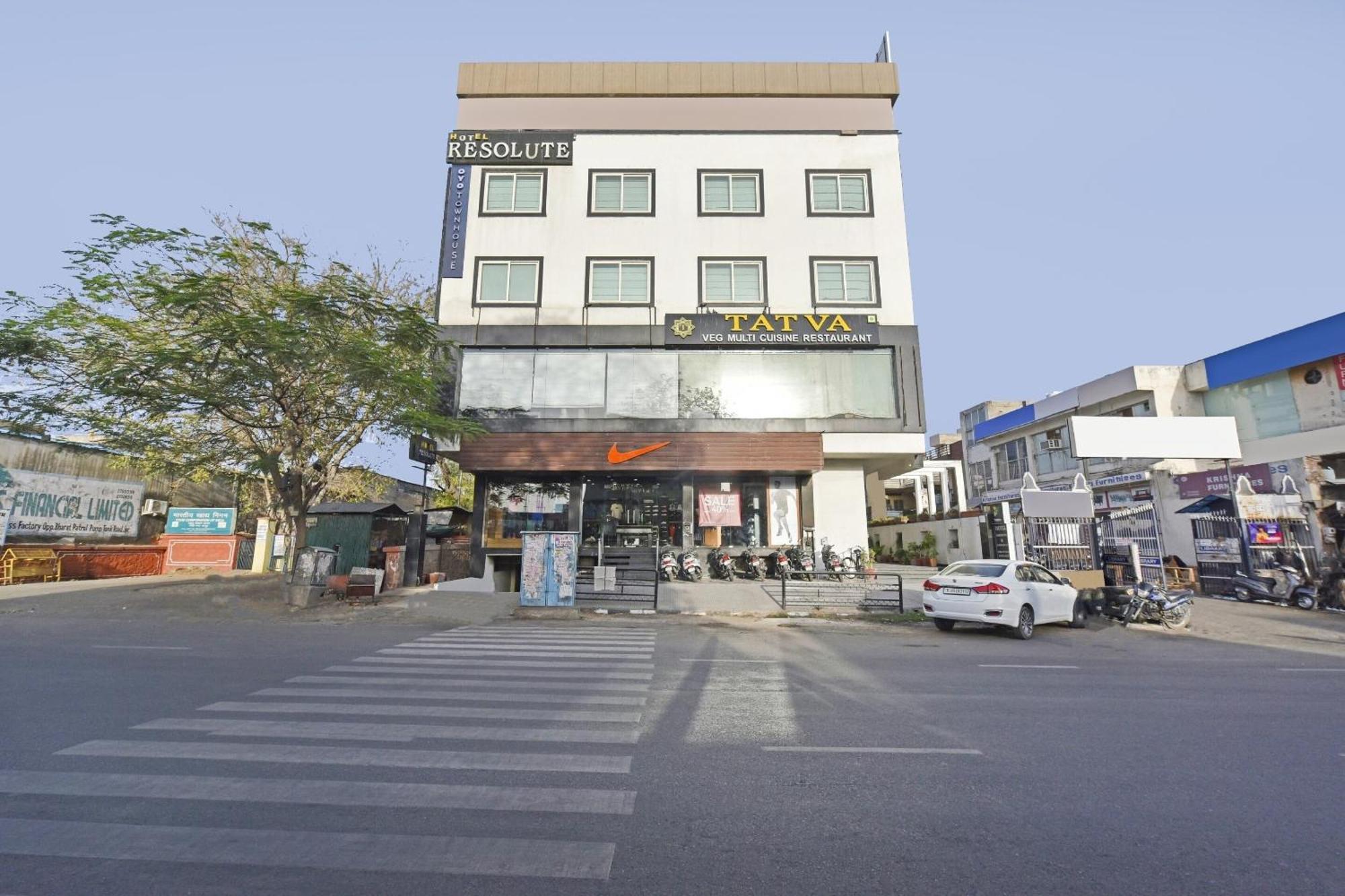 Townhouse Tatva Hotel