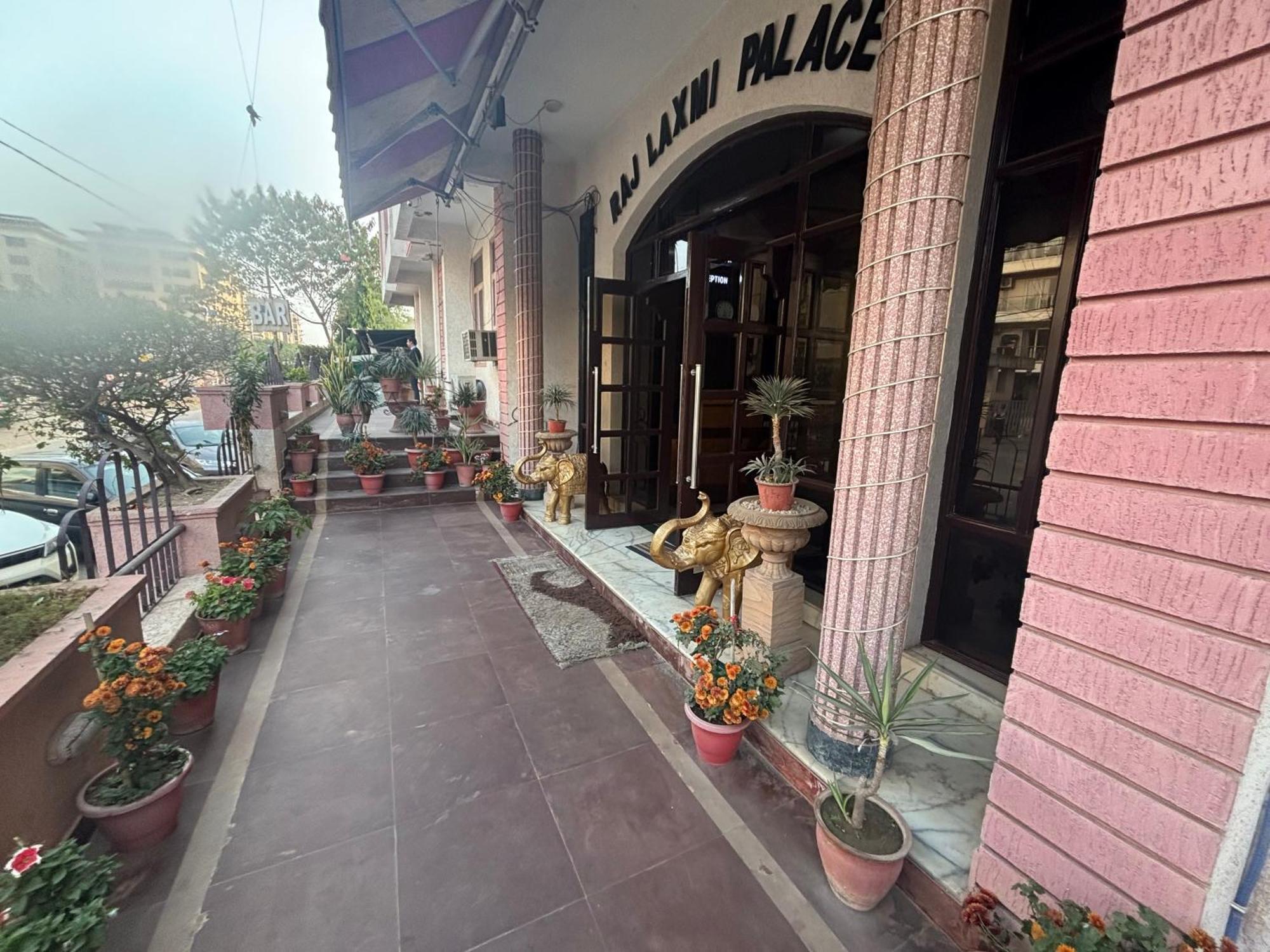 Hotel Raj Laxmi Palace