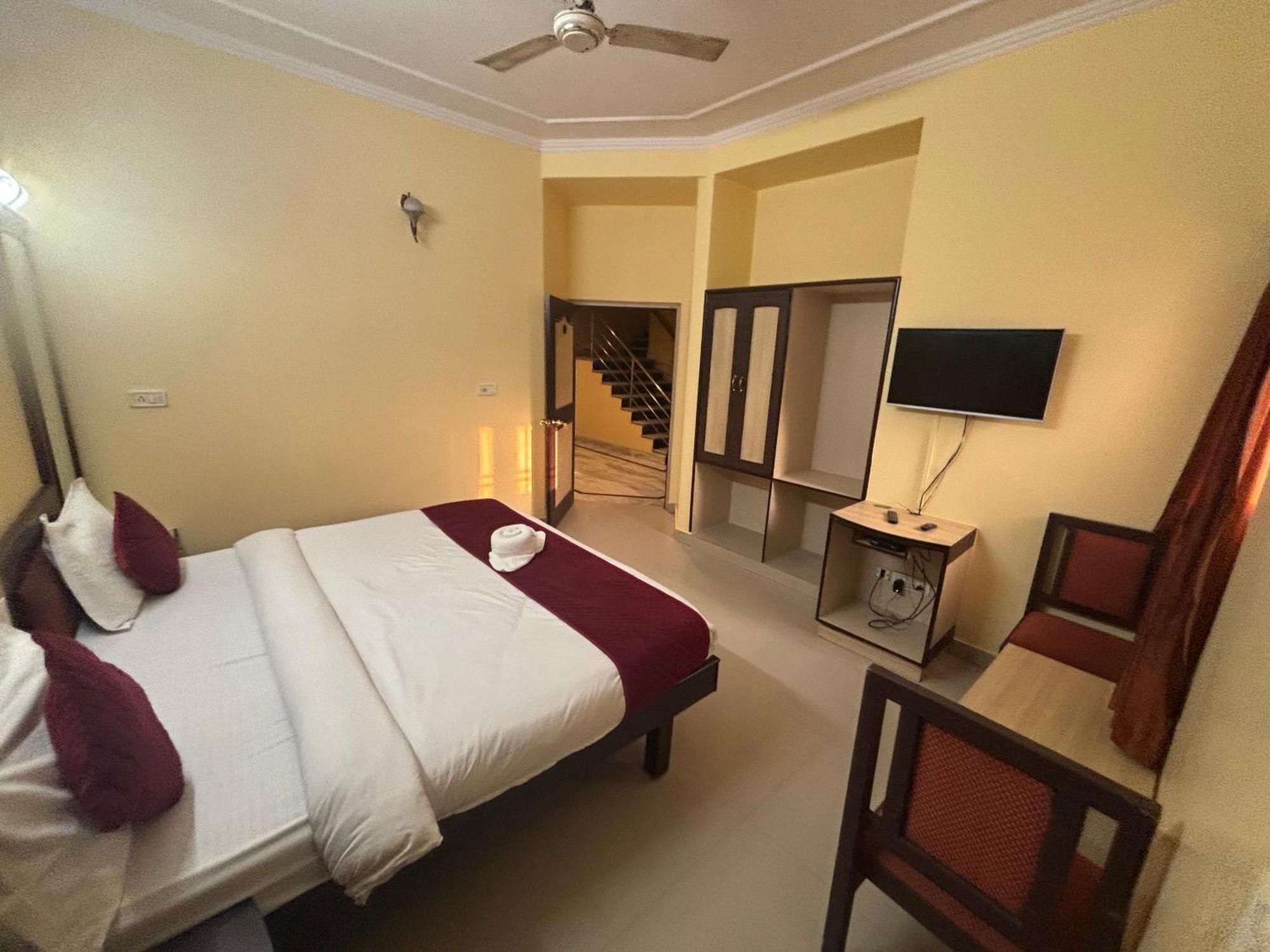Hotel Raj Laxmi Palace
