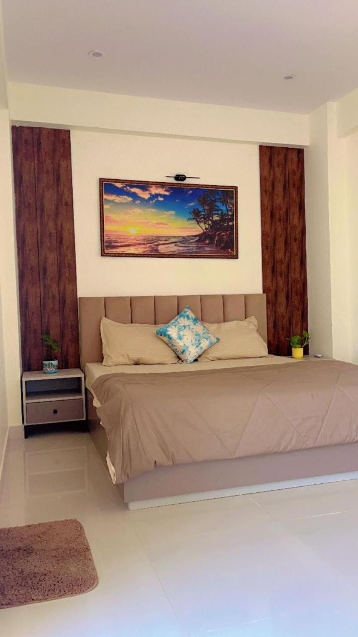 Oasis Oliviya
