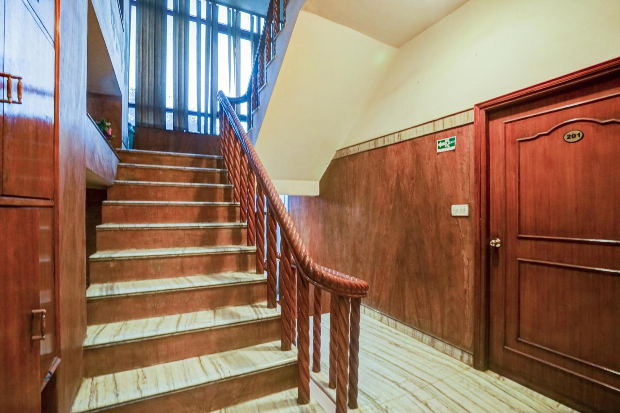 Hotel Super O Sansarchandra Road Formerly Luna Rosa 3*