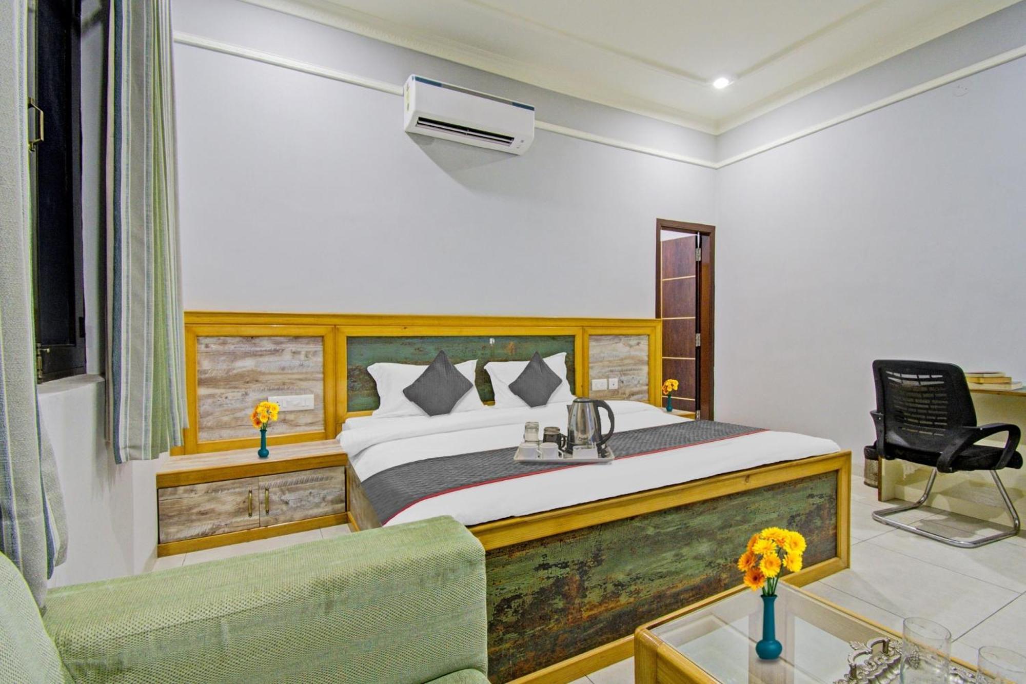 Hotel O La Costa Hotel