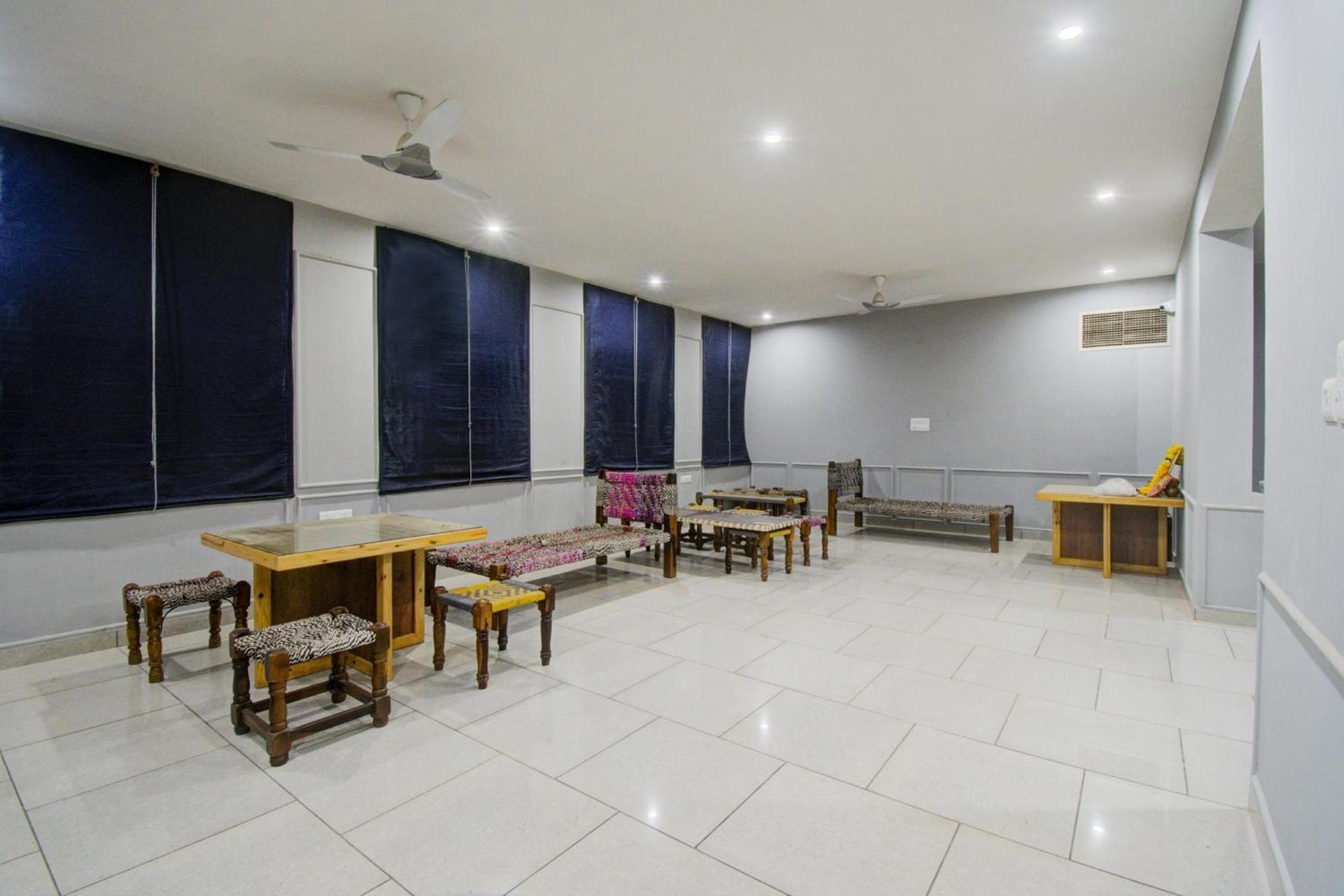Hotel O La Costa Jaipur