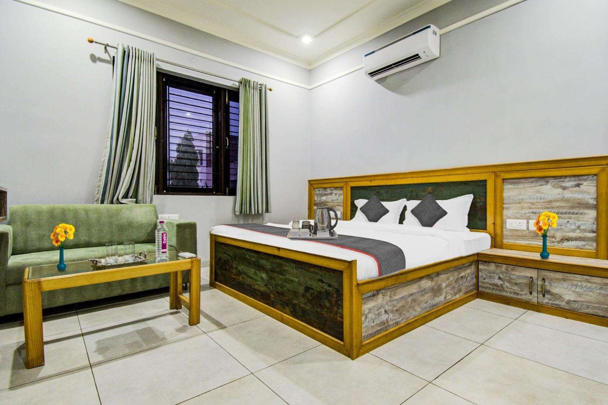 Hotel O La Costa Jaipur