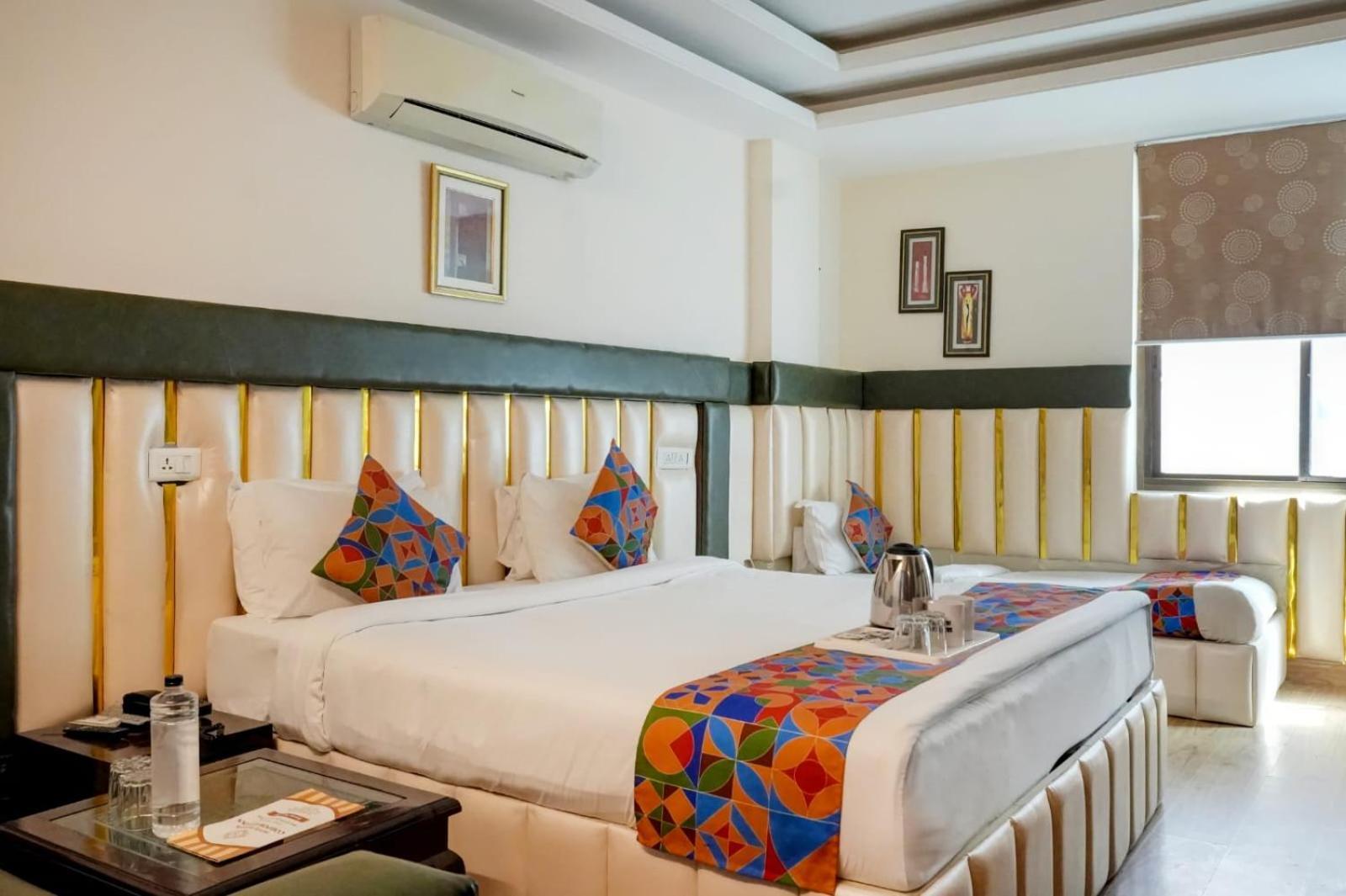 Sahibs The Corporate Hotel 3*