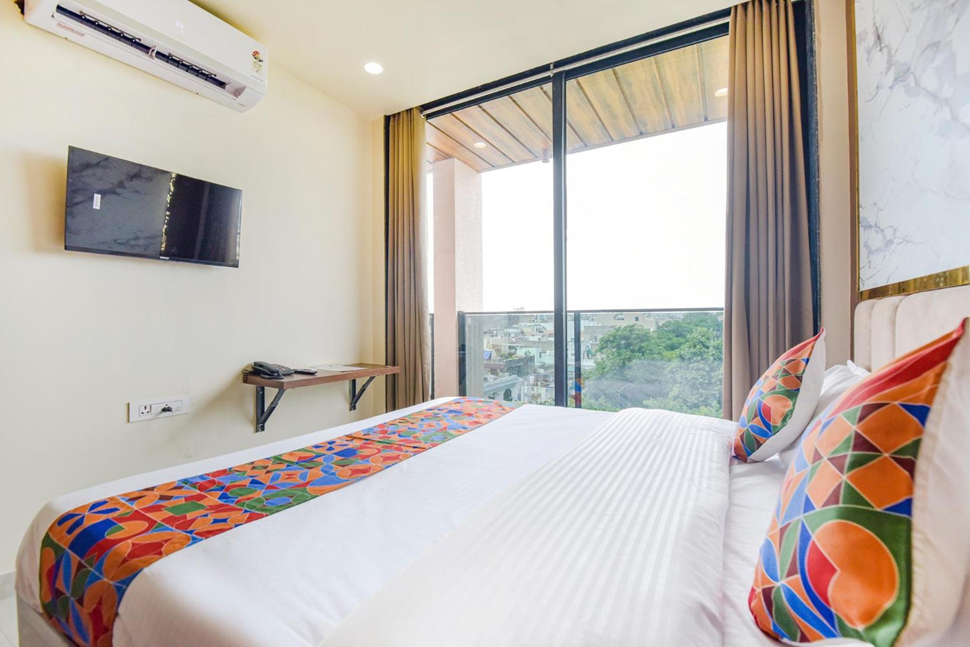 Fabhotel Blooming Beds Pearl 3*