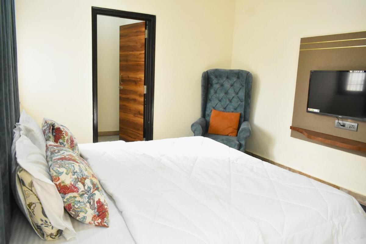Villa Luxury Farmhouse Getaway 2Bhk Fully Furnished By Nirvana Luxe Jaipur