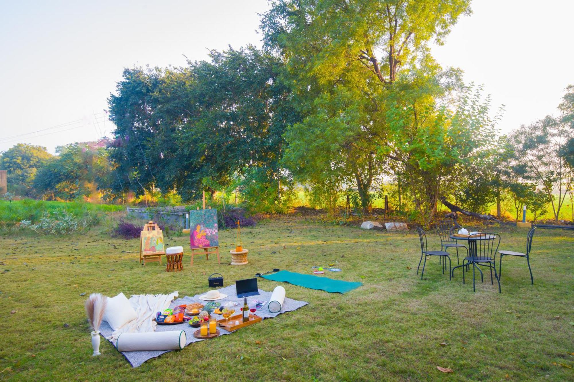 Elivaas Hari Bagh 4 Bhk With Gaming Zone & Art Nook Villa