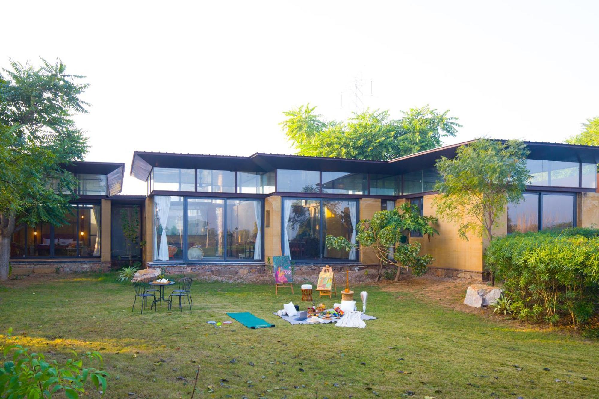 Villa Elivaas Hari Bagh 4 Bhk With Gaming Zone & Art Nook Jaipur