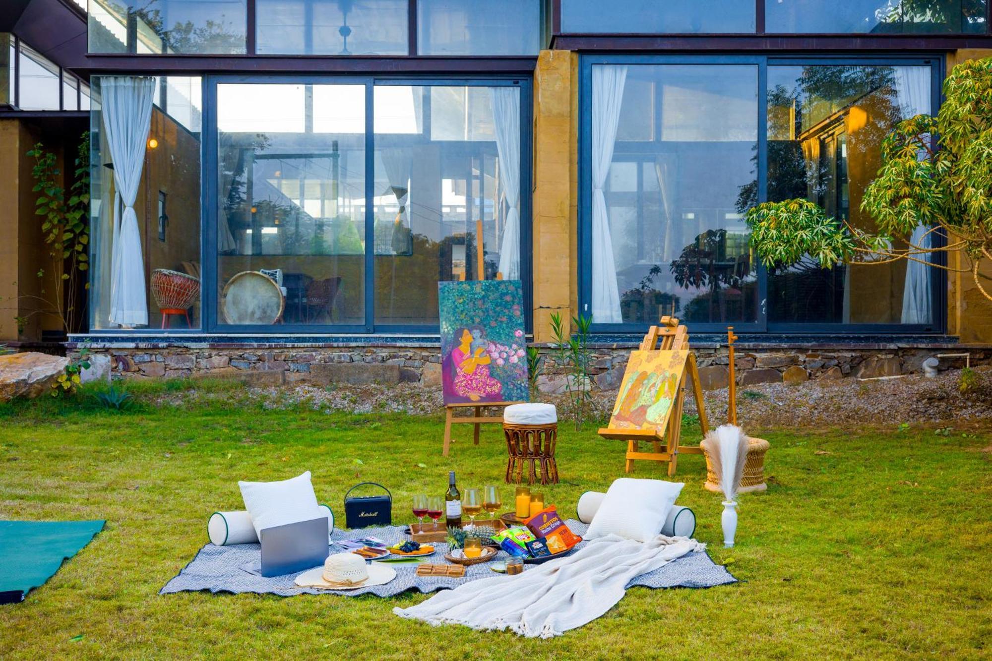 Elivaas Hari Bagh 4 Bhk With Gaming Zone & Art Nook Villa