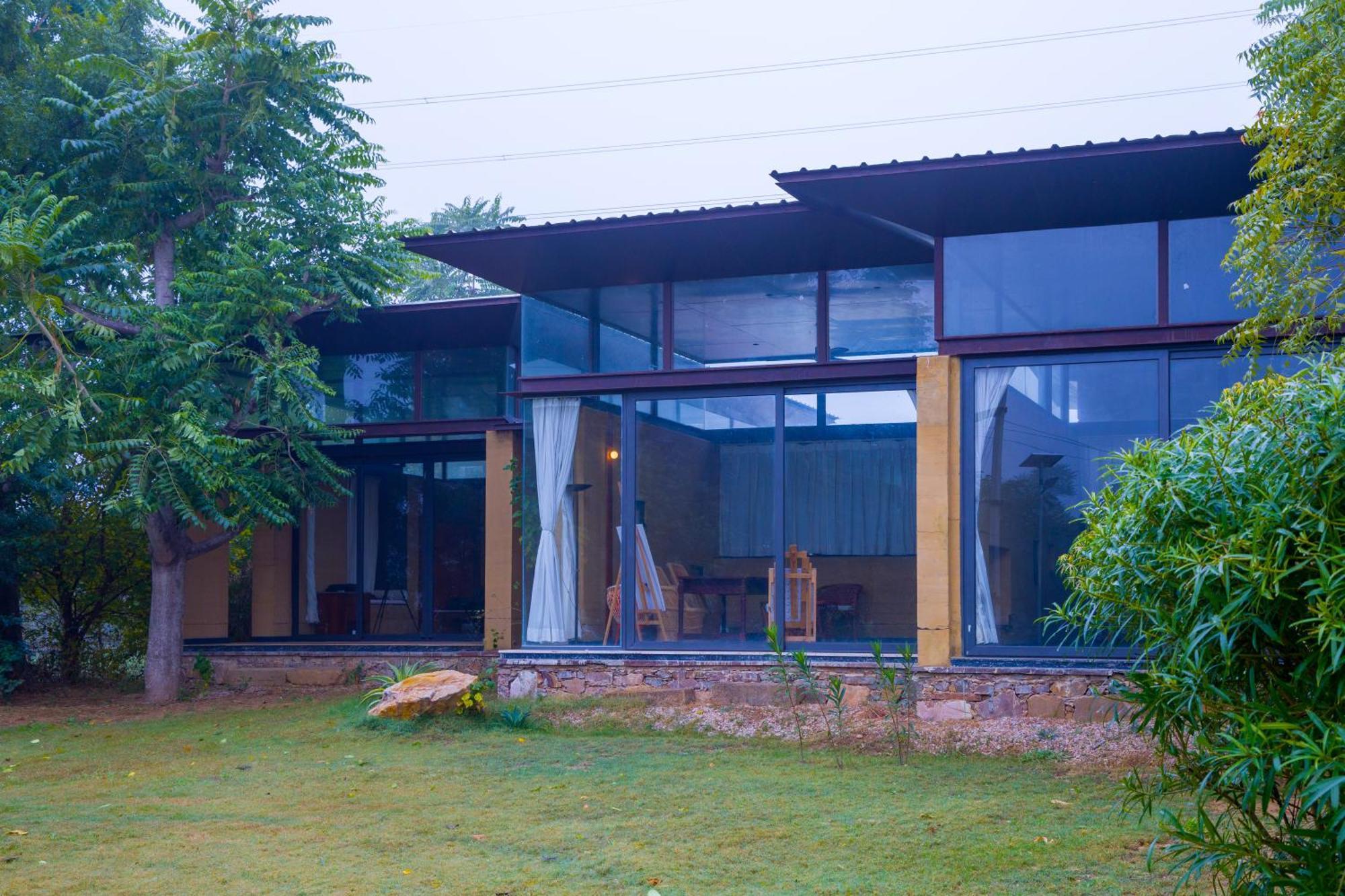 Villa Elivaas Hari Bagh 4 Bhk With Gaming Zone & Art Nook
