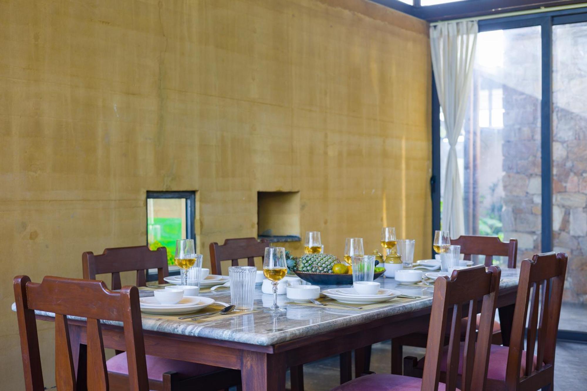 Elivaas Hari Bagh 4 Bhk With Gaming Zone & Art Nook Villa *