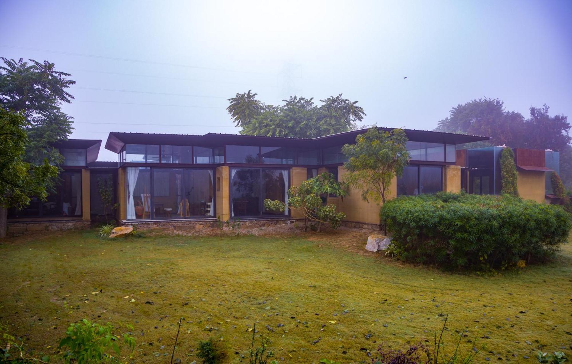 Elivaas Hari Bagh 4 Bhk With Gaming Zone & Art Nook Villa *
