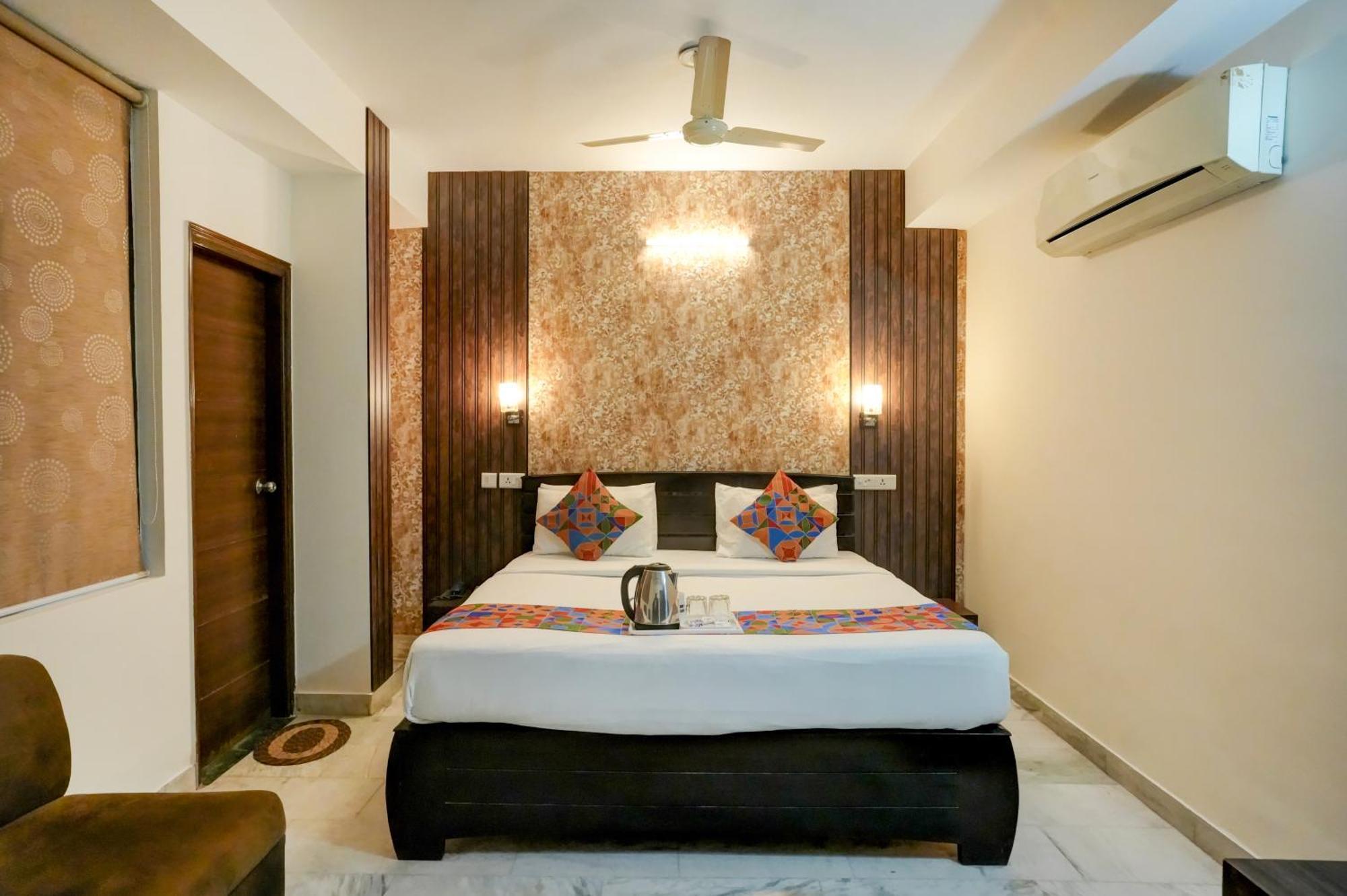 Sahibs The Corporate 3*