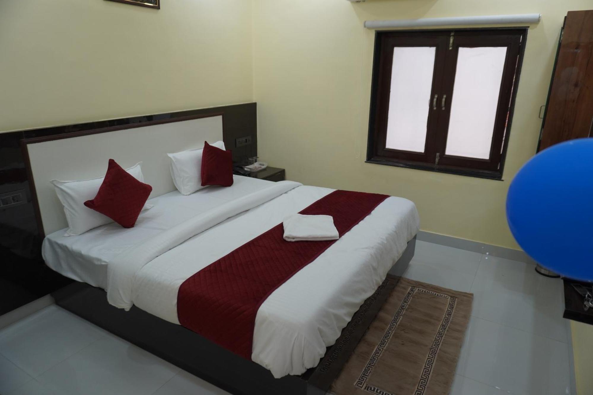 Hanumat Palace Hotel 3*