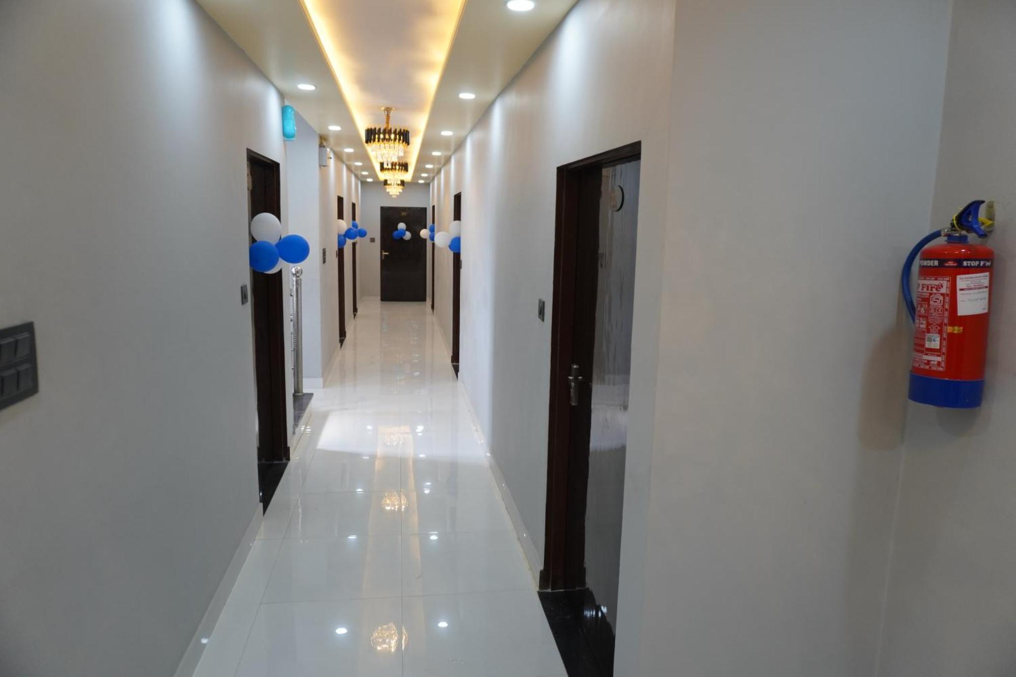 Hotel Hanumat Palace