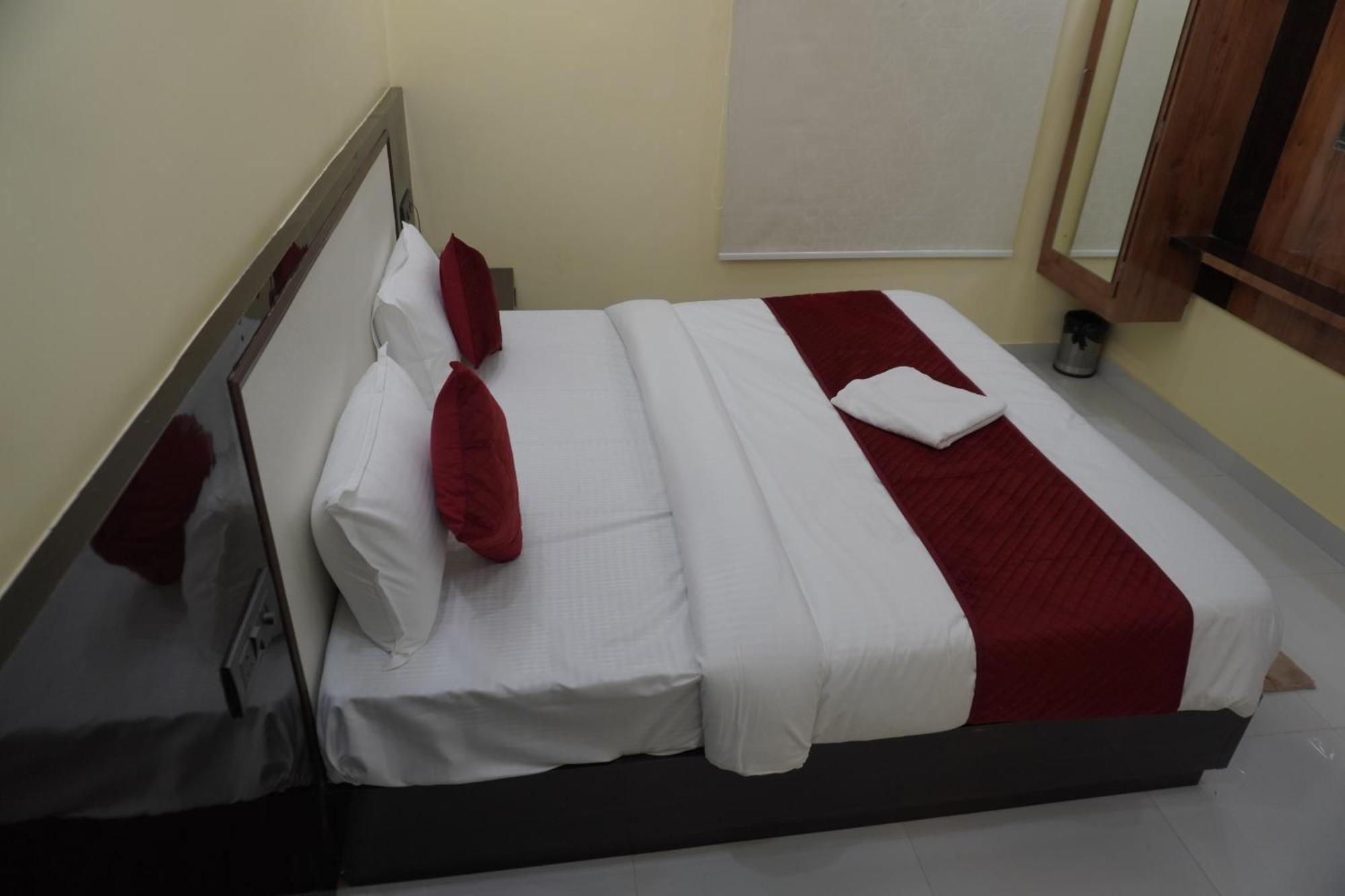 Hanumat Palace Hotel 3*