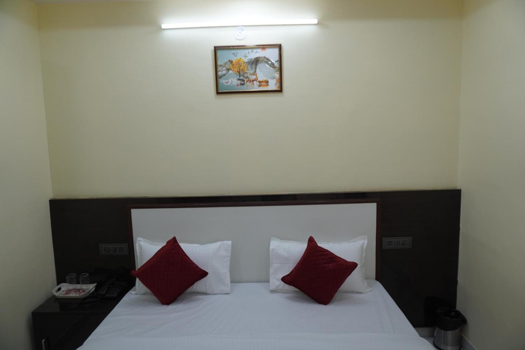 Hanumat Palace 3*