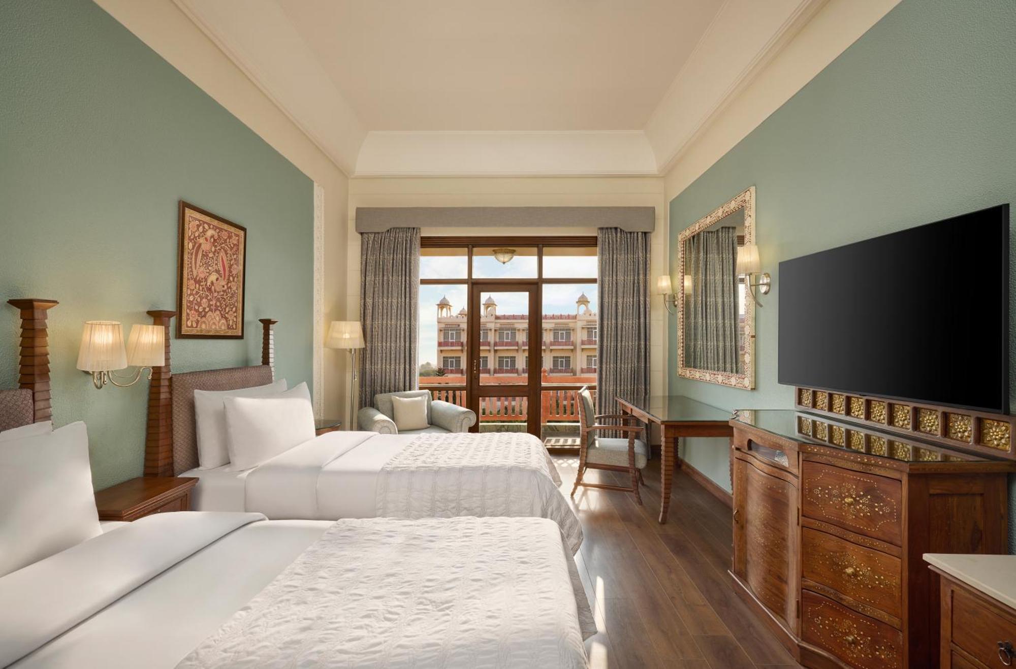 Le Meridien & 5* Jaipur