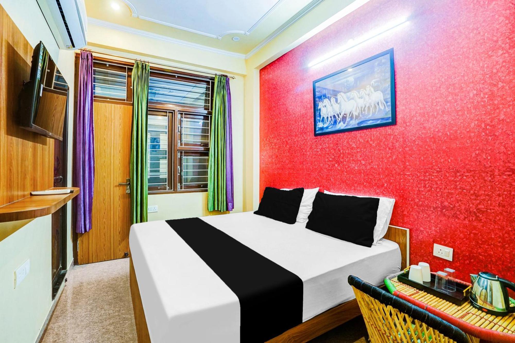 Hotel O R Square