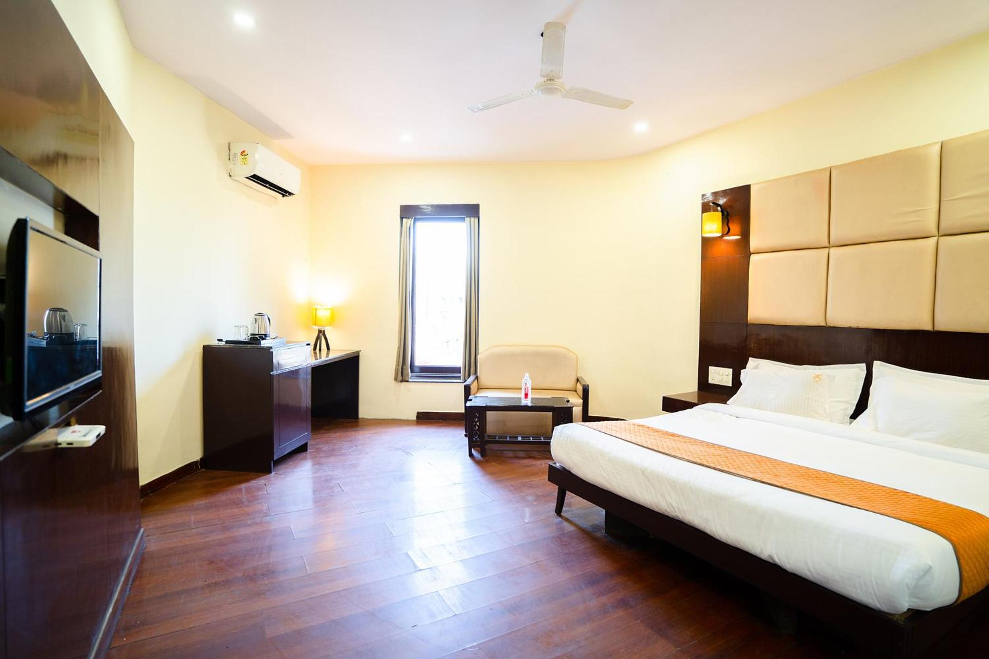 Hotel Fabhotel Polovictory Palace