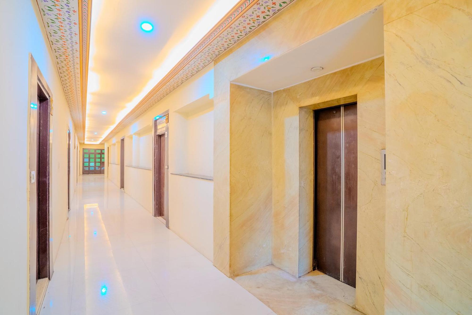 Fabhotel Polovictory Palace