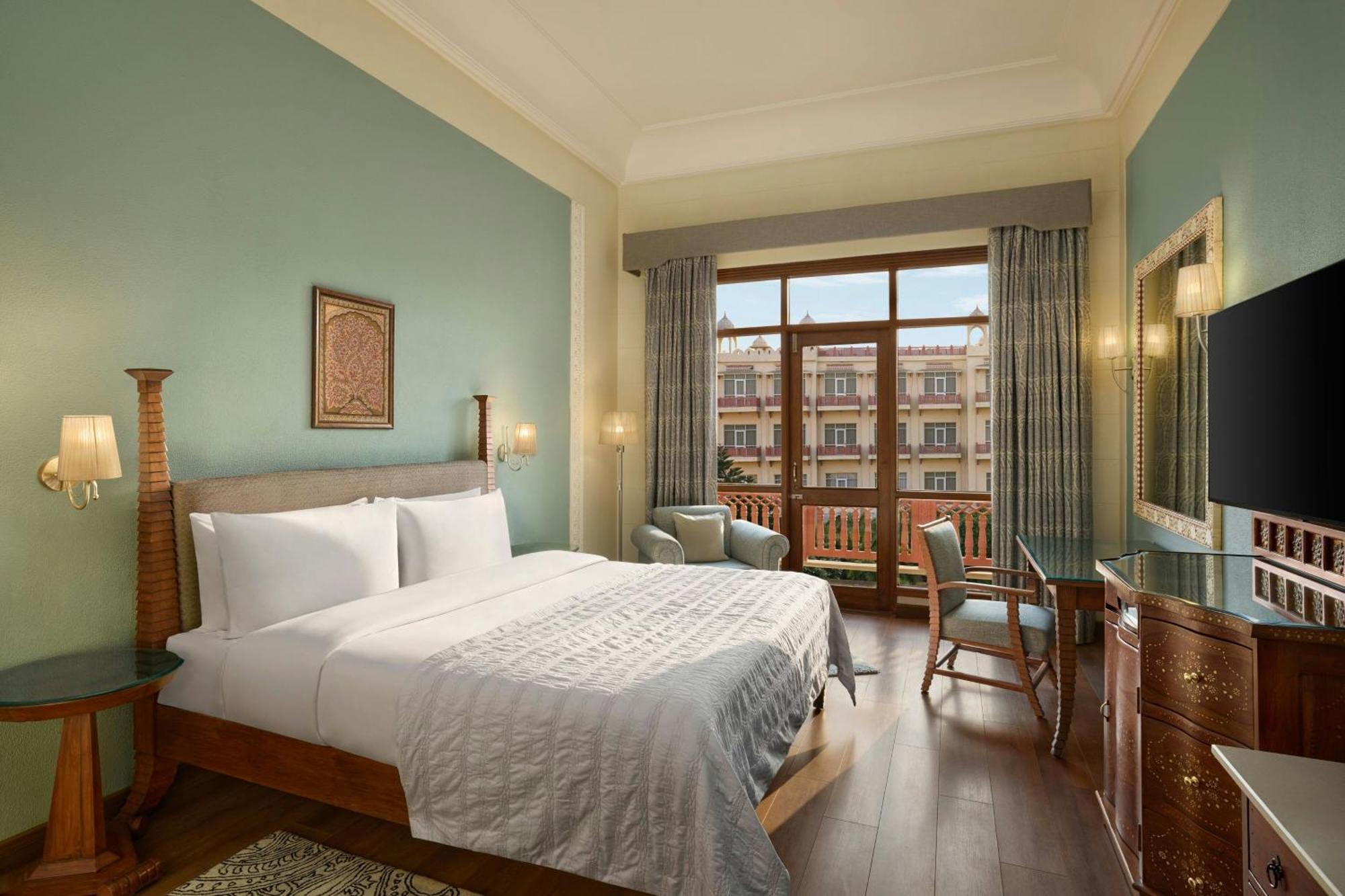Le Meridien & Hotel Jaipur
