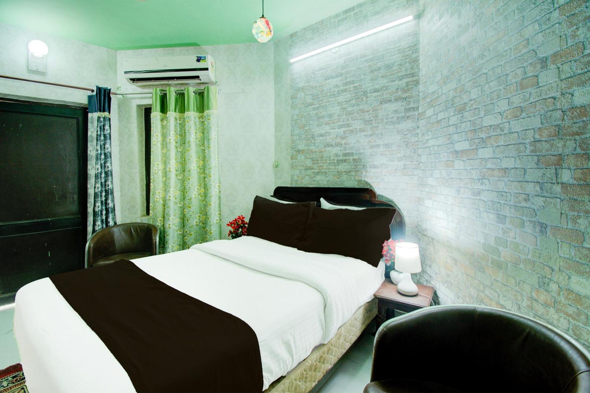 O Airport Hotel 4*
