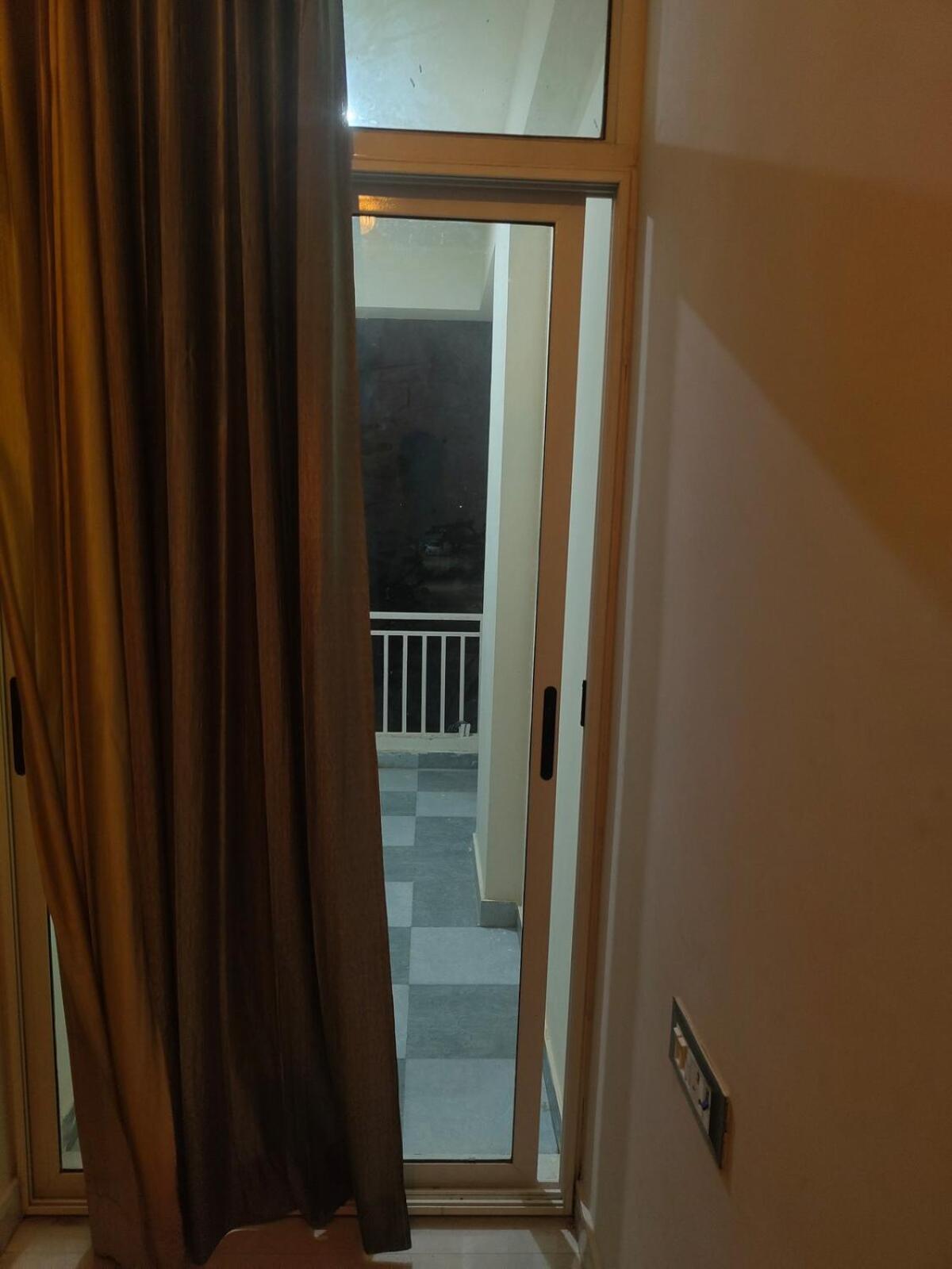 Lux 3bhk Fully Furnished With Amenities Apartment
