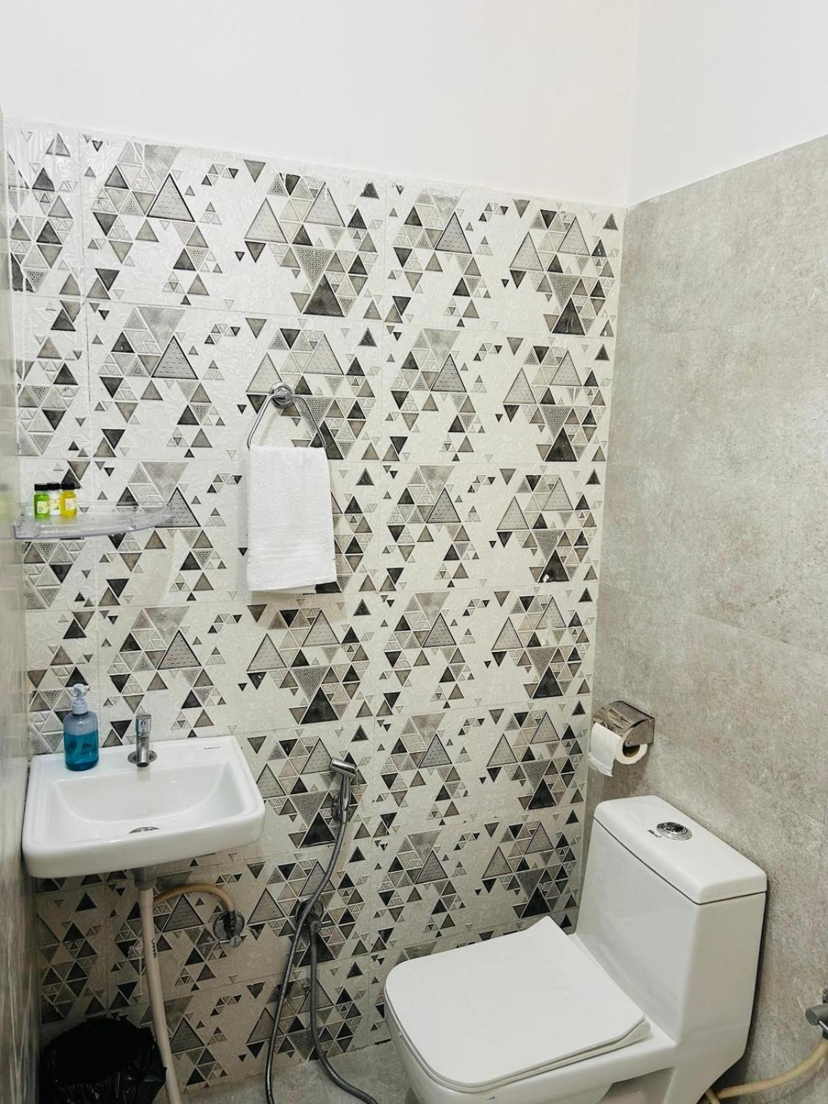 Lux 3bhk Fully Furnished With Amenities *