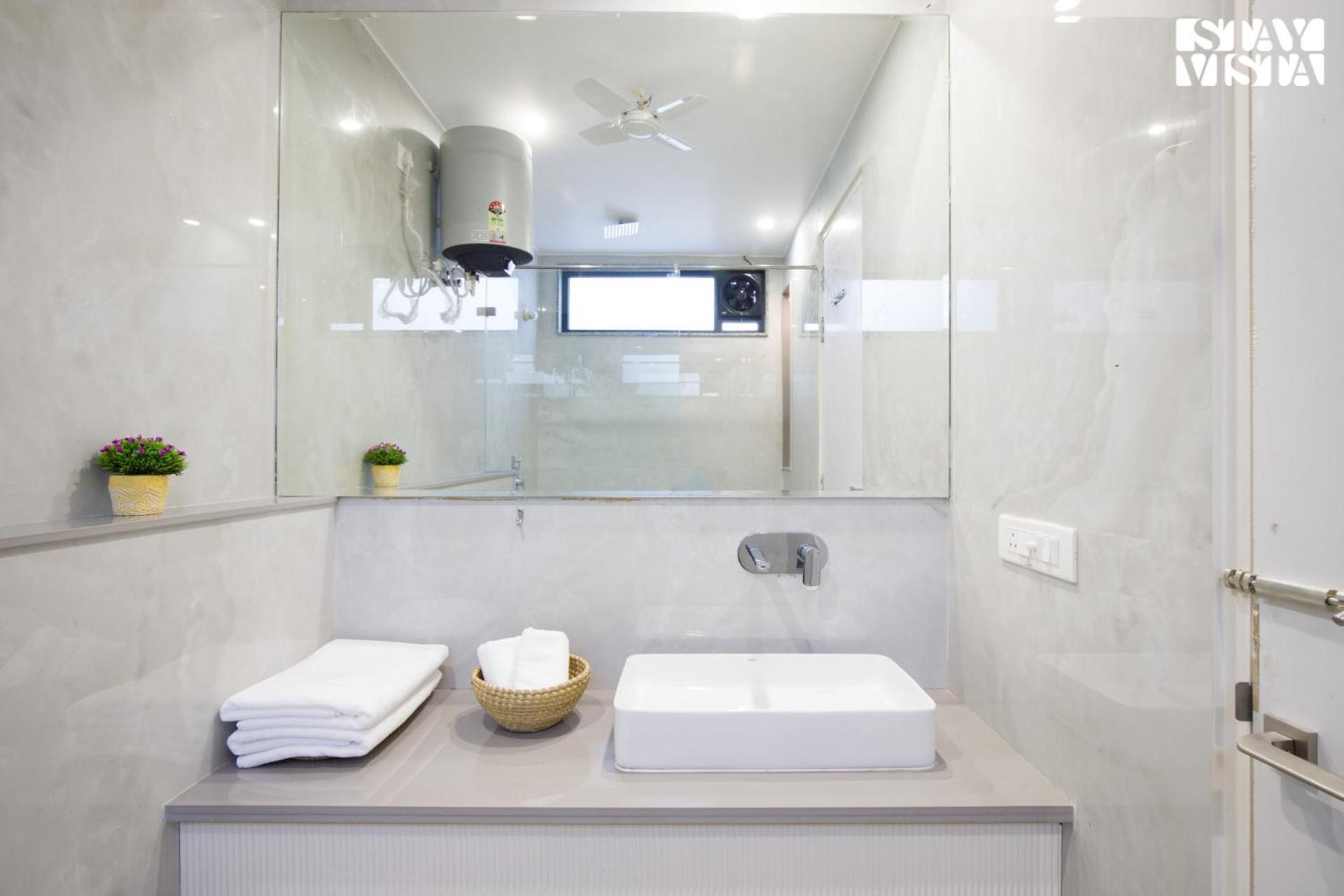 Stayvista At Sabora Blue With Wi-fi, Ac Apartment Jaipur