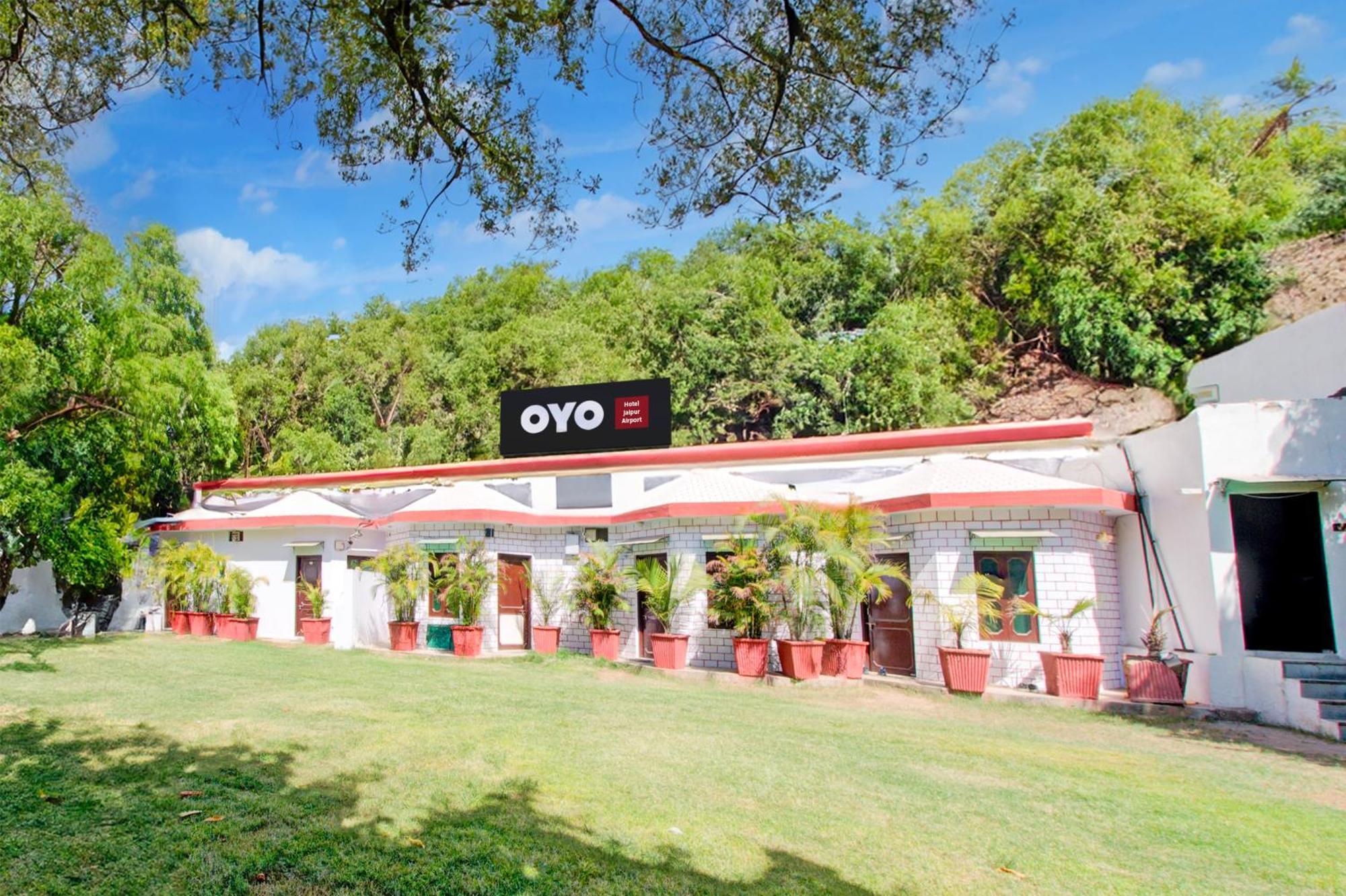 Hotel O Airport 4*