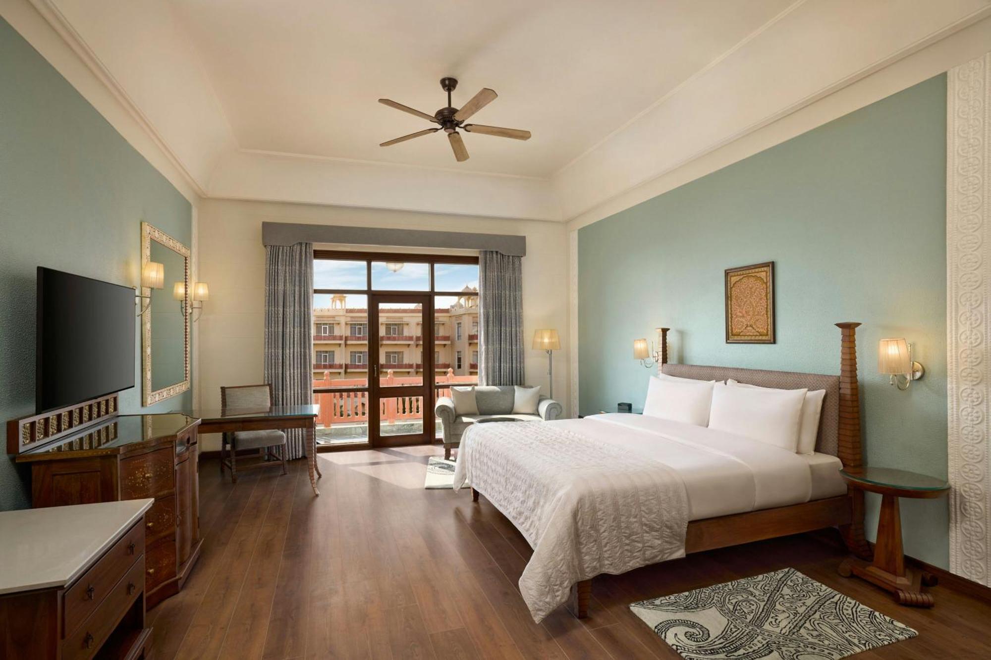 Le Meridien & 5*