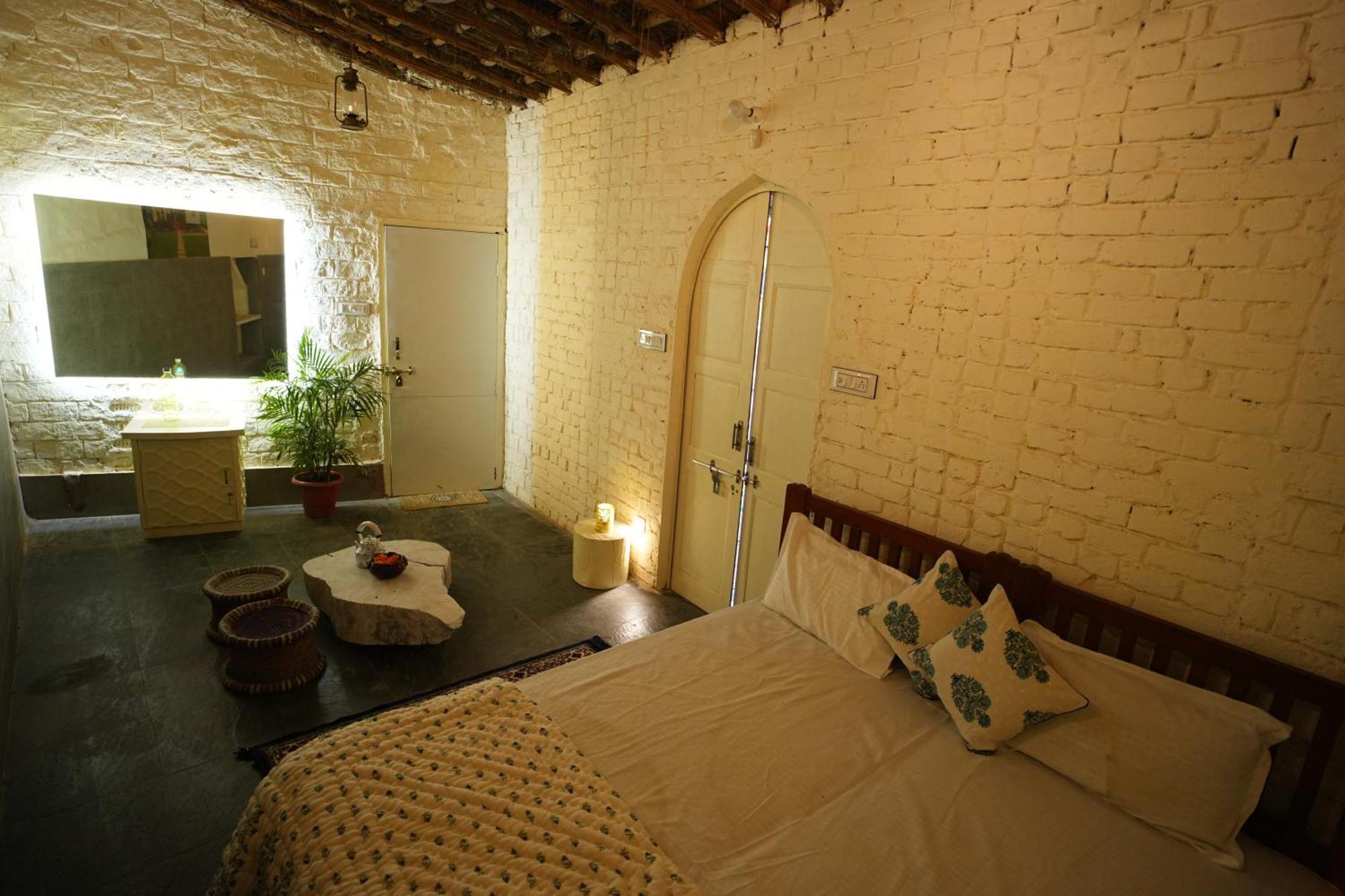 Hostel Travellers Village