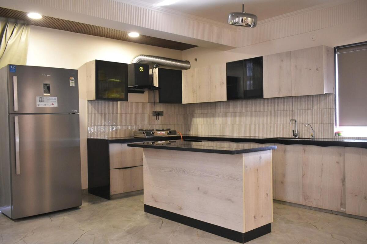 Penthouse In *