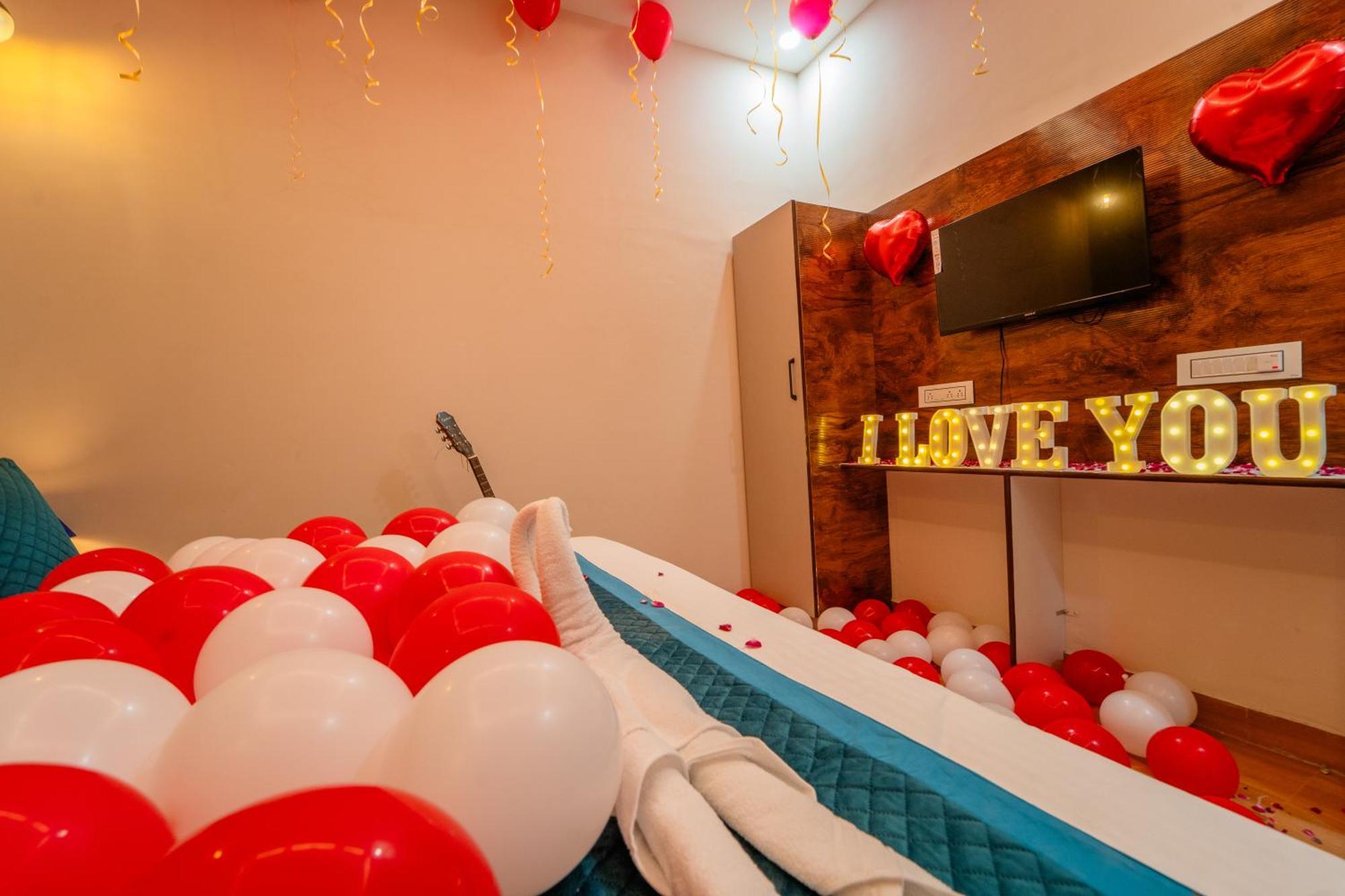 Palm Mansarovar Hotel 3*